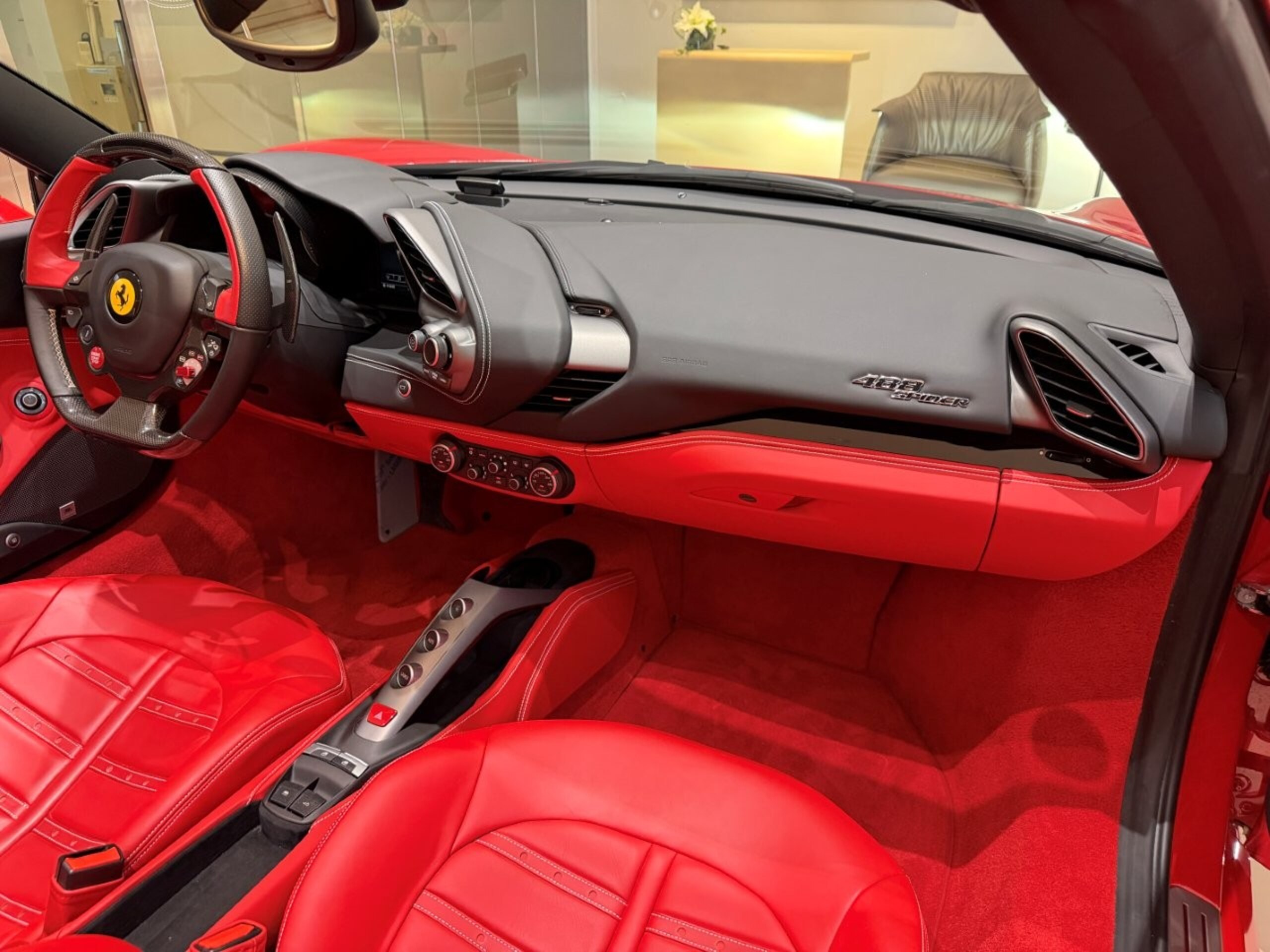 2016 Ferrari 488 Spider — Photo 9 / 31