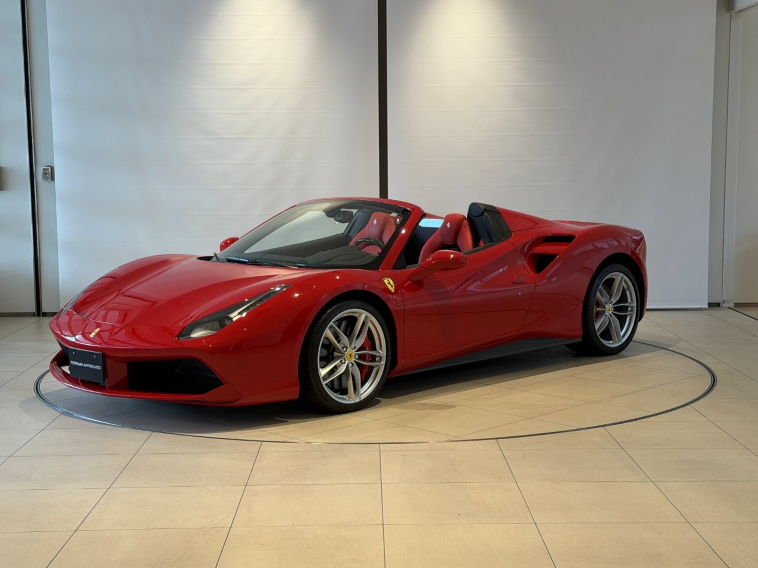 2016 Ferrari 488 Spider — Photo 15 / 31