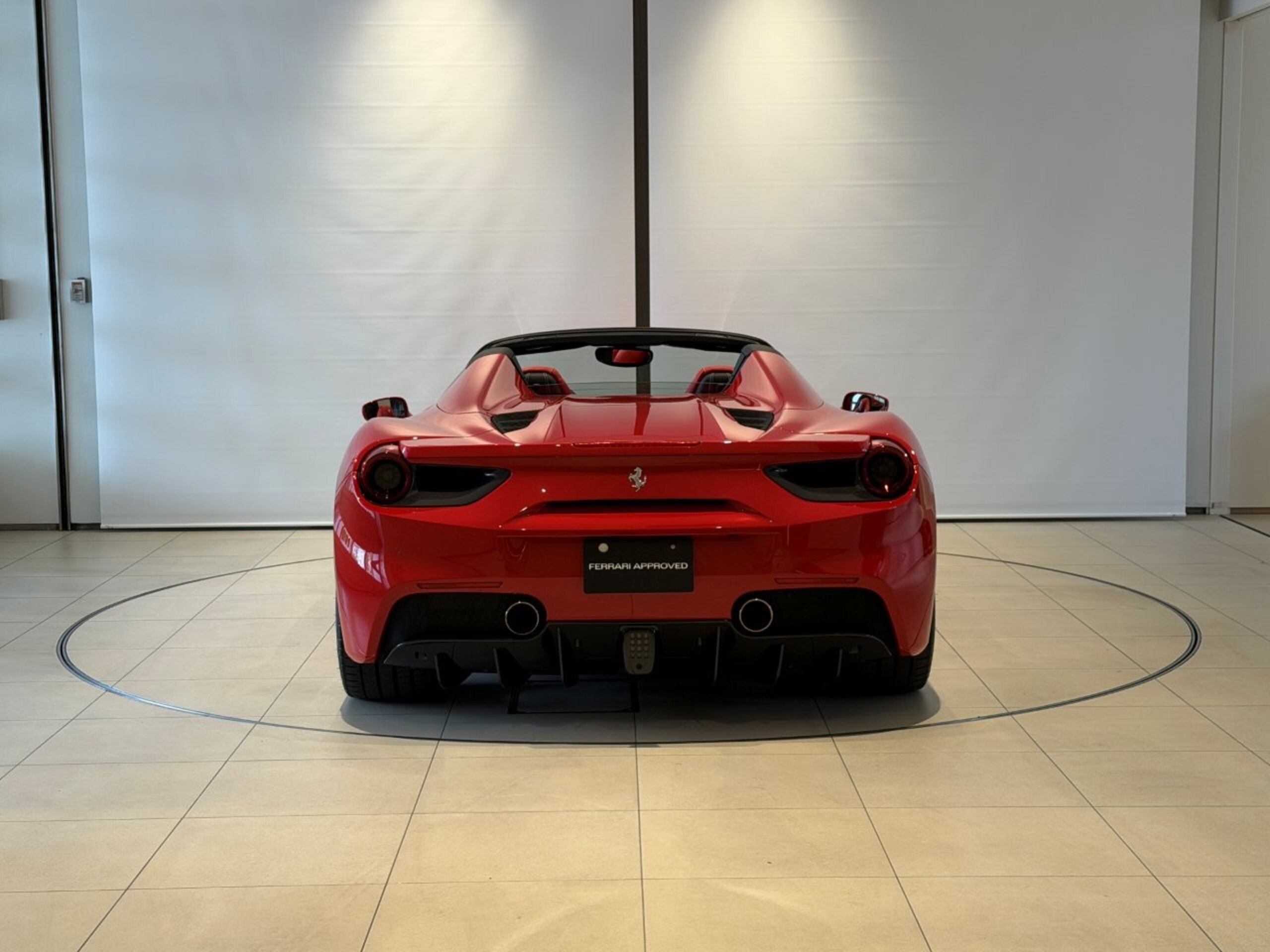 2016 Ferrari 488 Spider — Photo 18 / 31