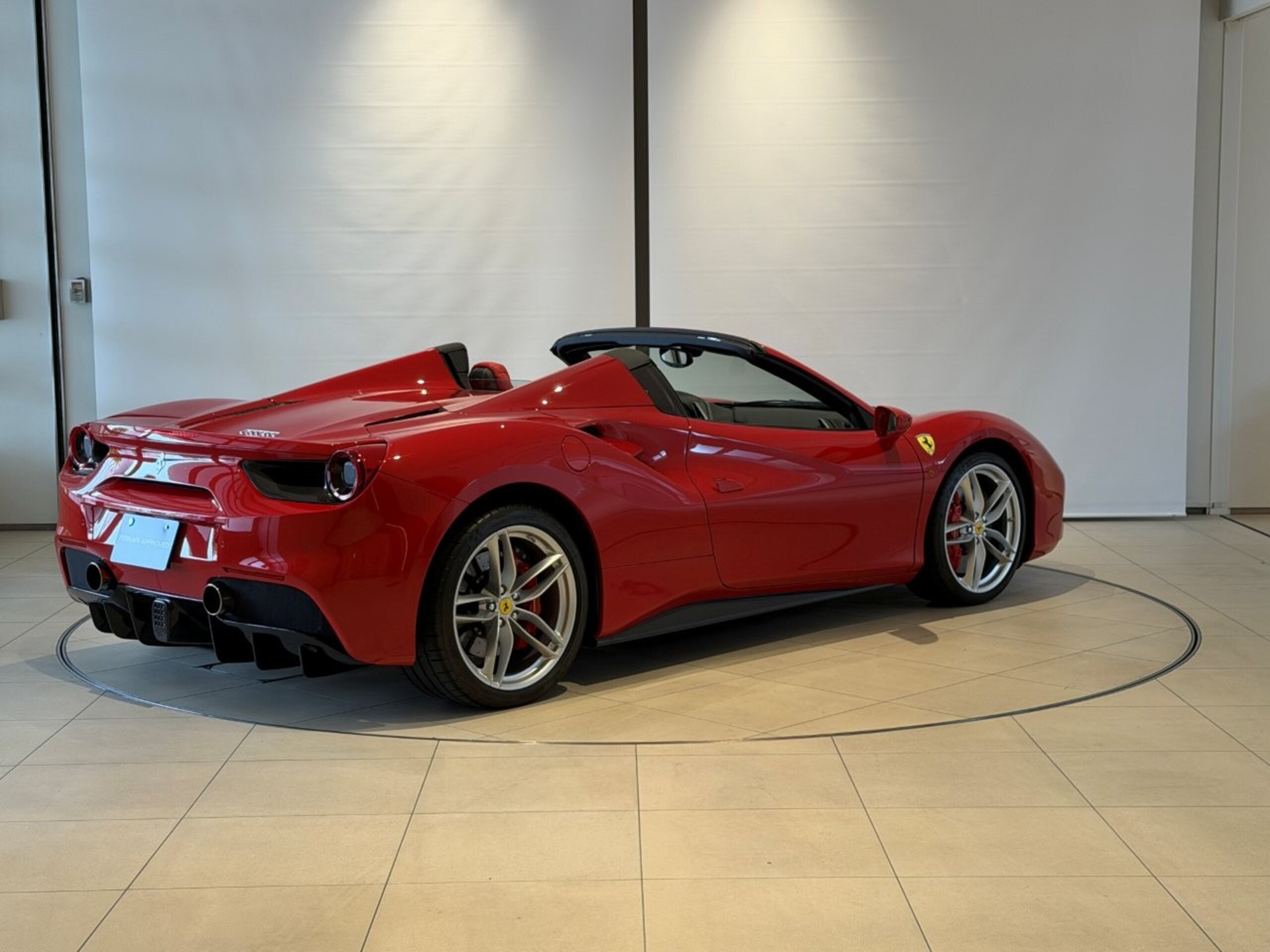 2016 Ferrari 488 Spider — Photo 19 / 31