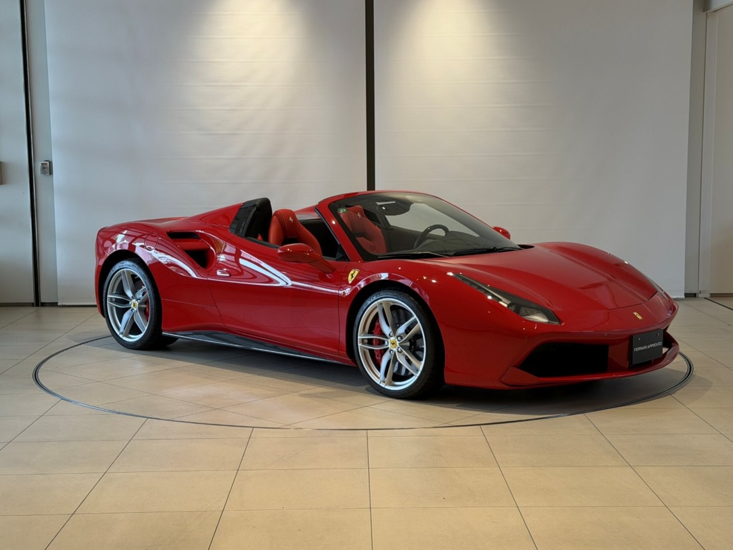 2016 Ferrari 488 Spider — Photo 21 / 31
