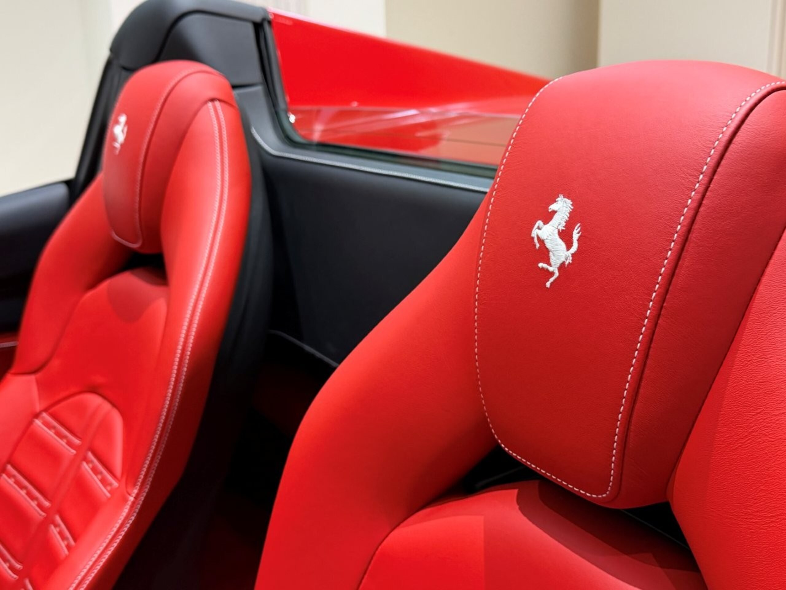 2016 Ferrari 488 Spider — Photo 27 / 31
