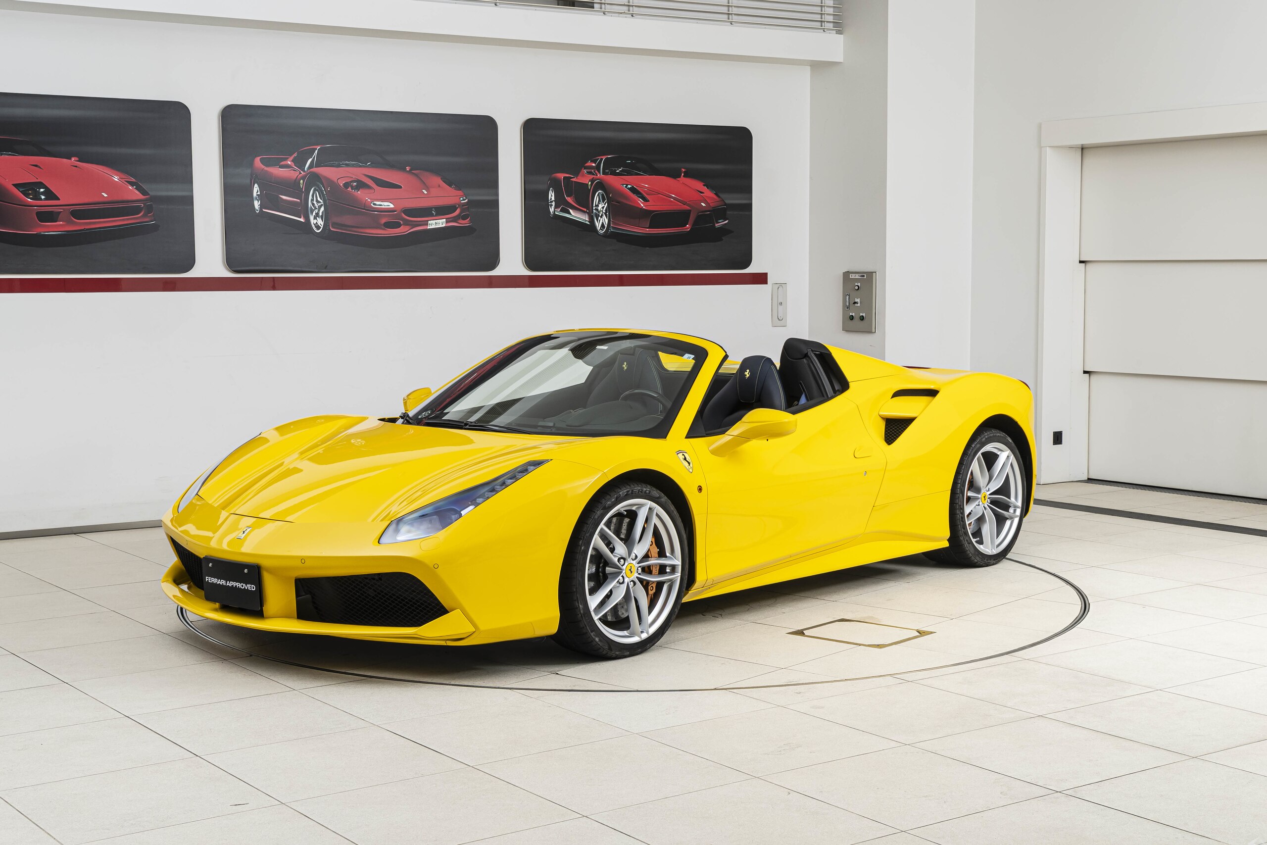 2016 Ferrari 488 Spider — Photo 12 / 25