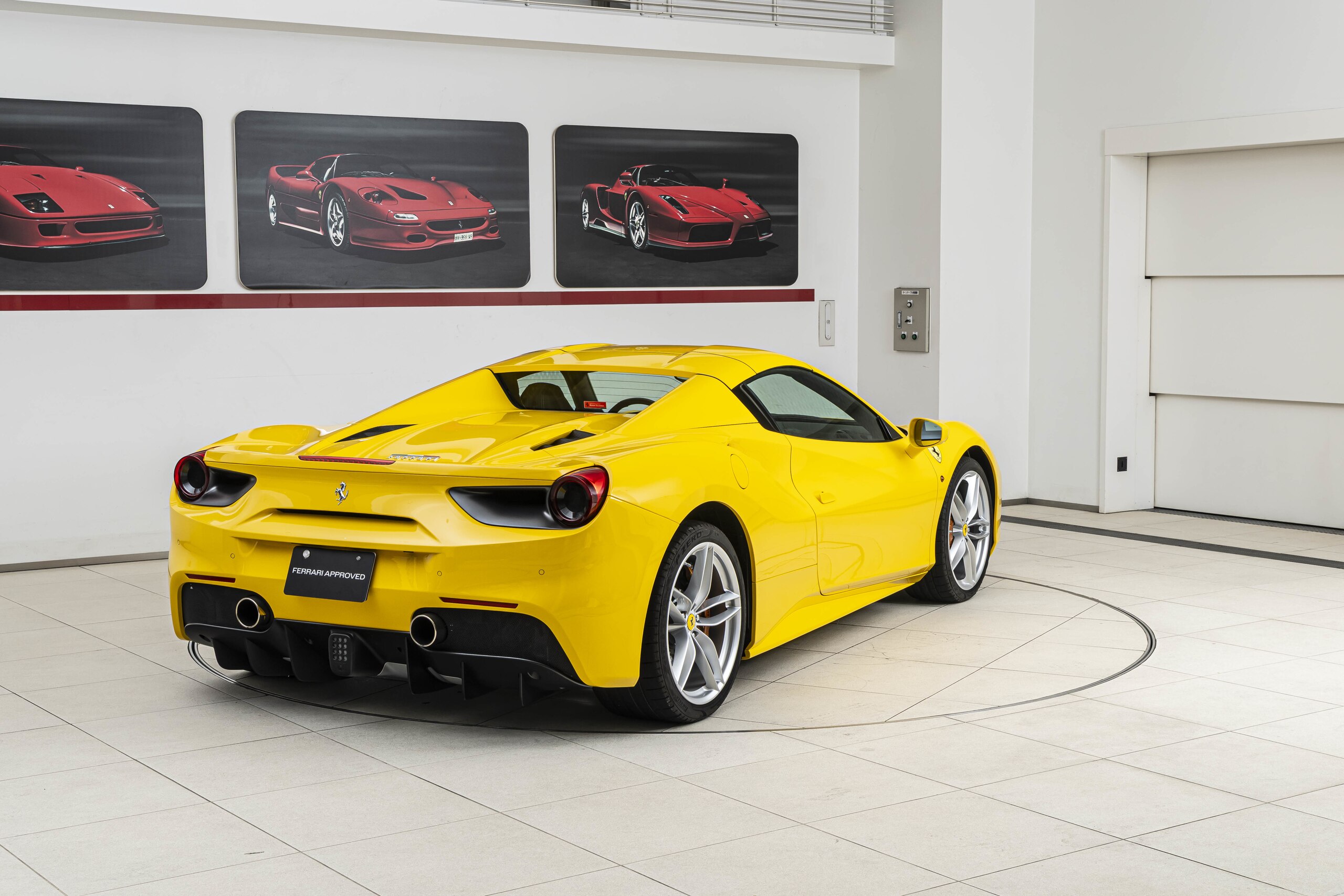 2016 Ferrari 488 Spider — Photo 13 / 25