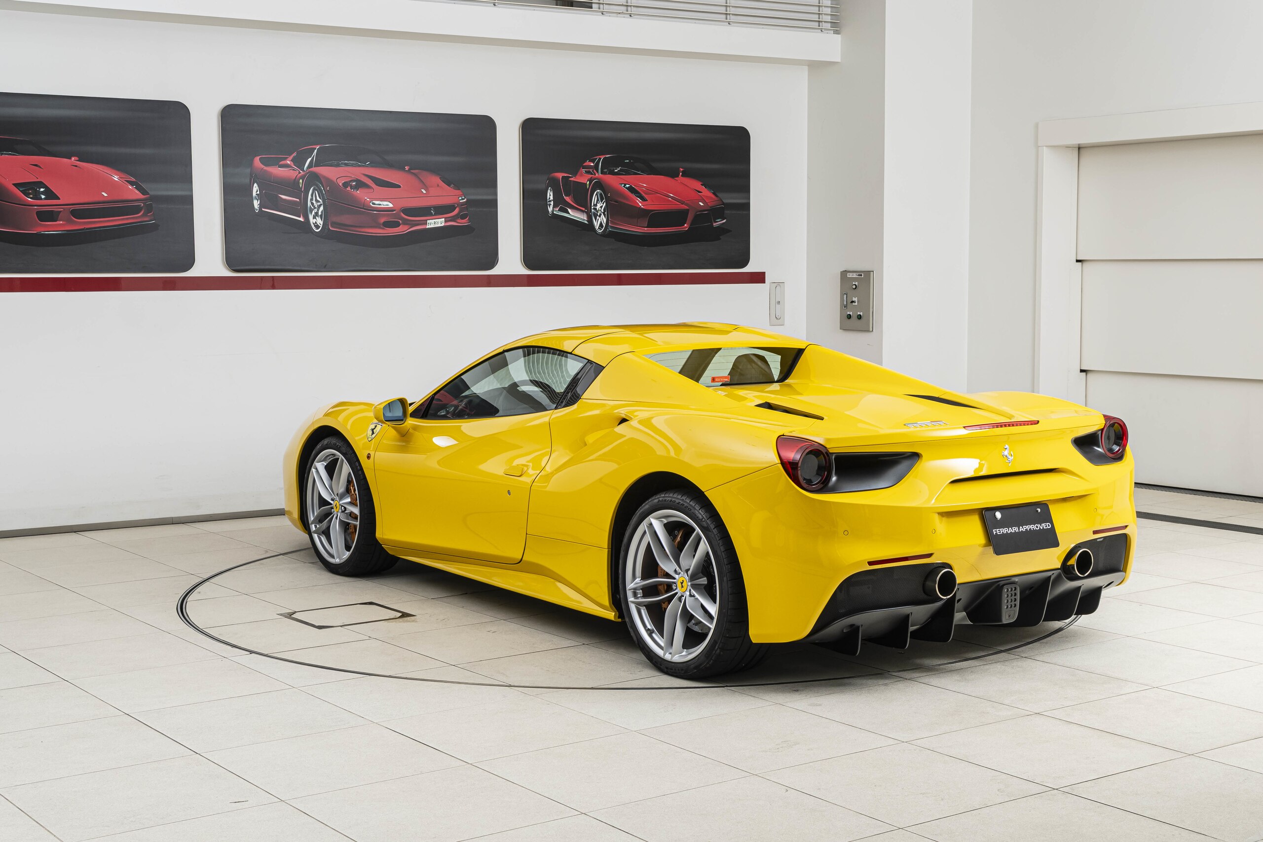 2016 Ferrari 488 Spider — Photo 14 / 25