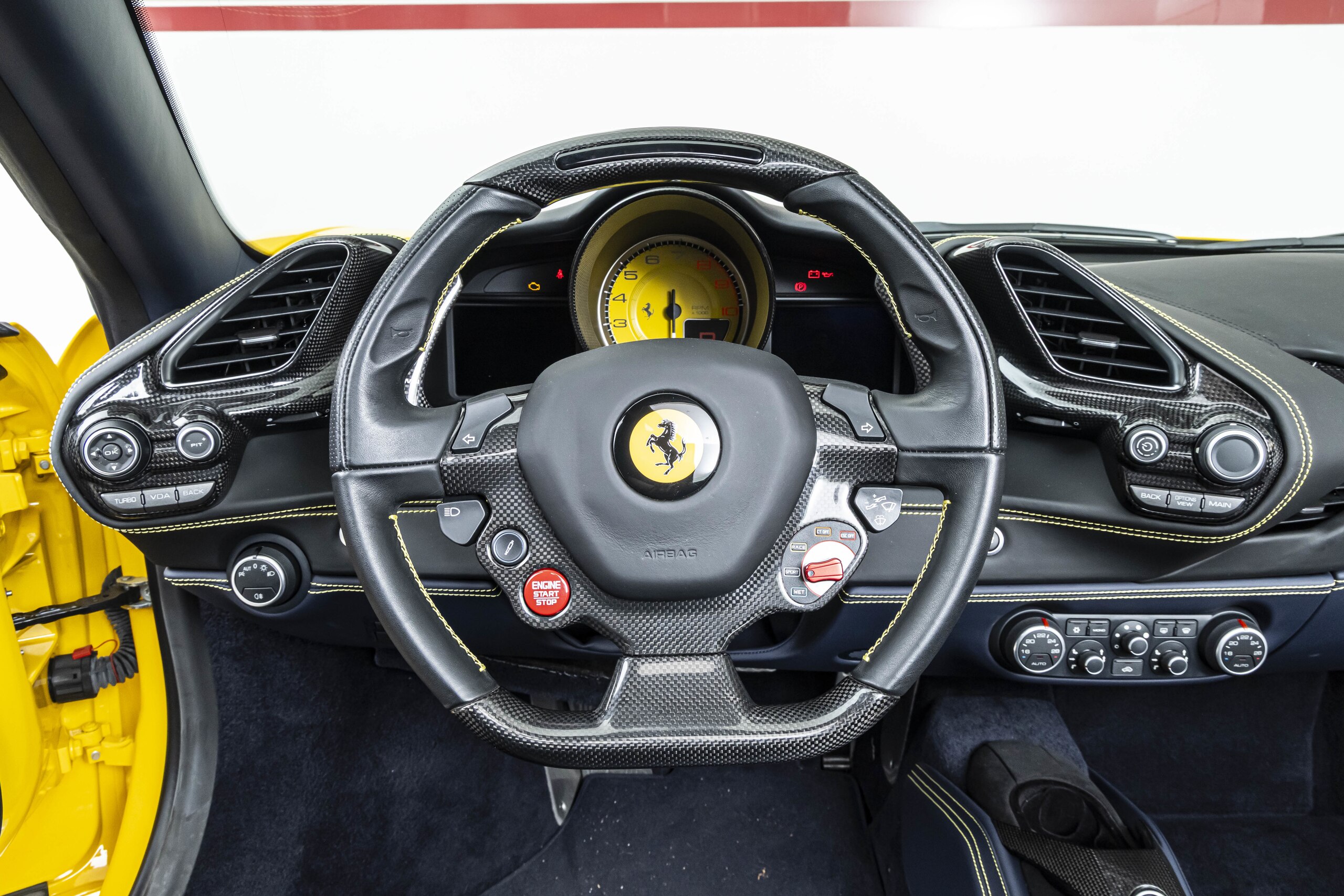 2016 Ferrari 488 Spider — Photo 16 / 25