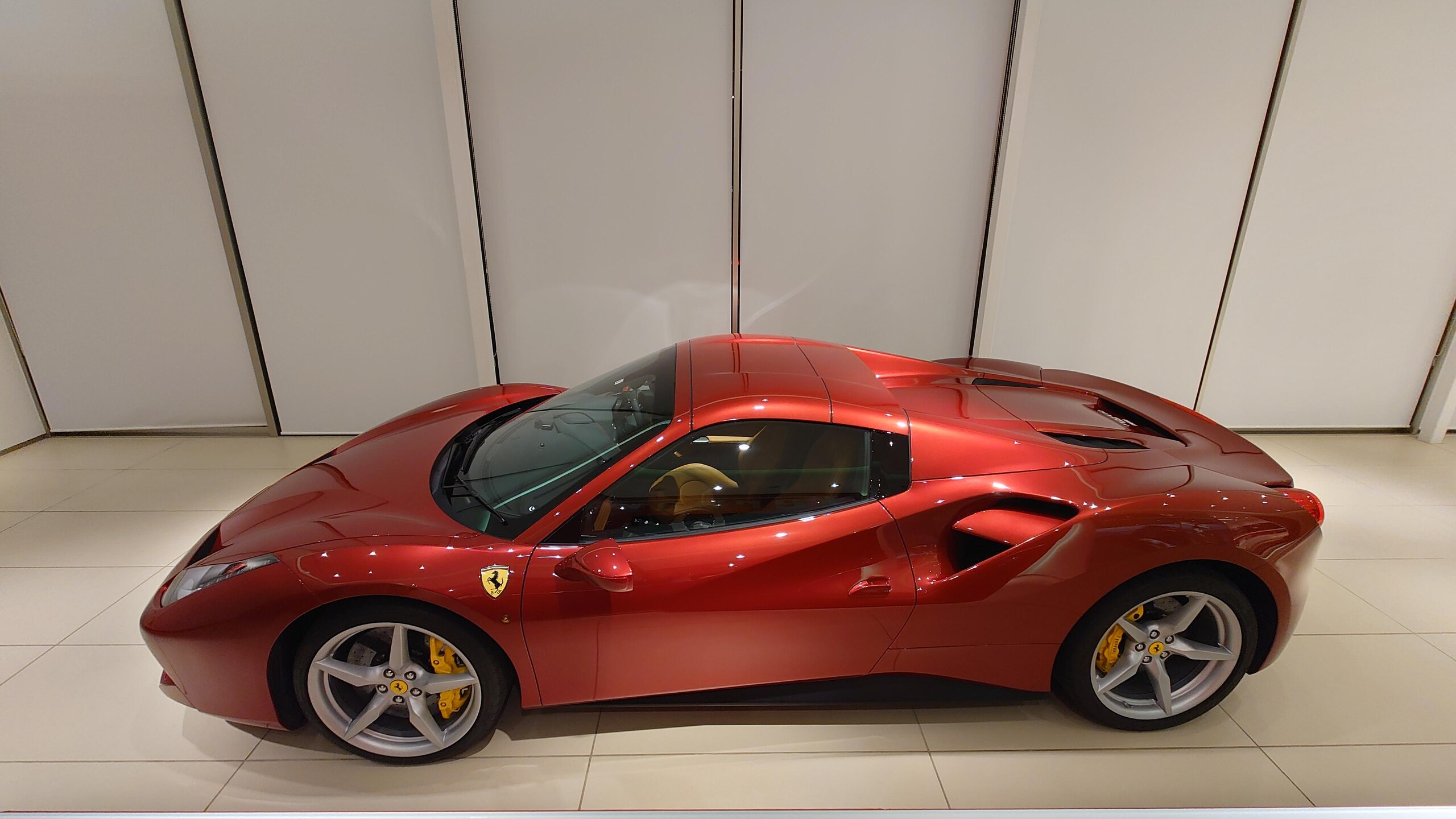 2016 Ferrari 488 Spider — Photo 11 / 65
