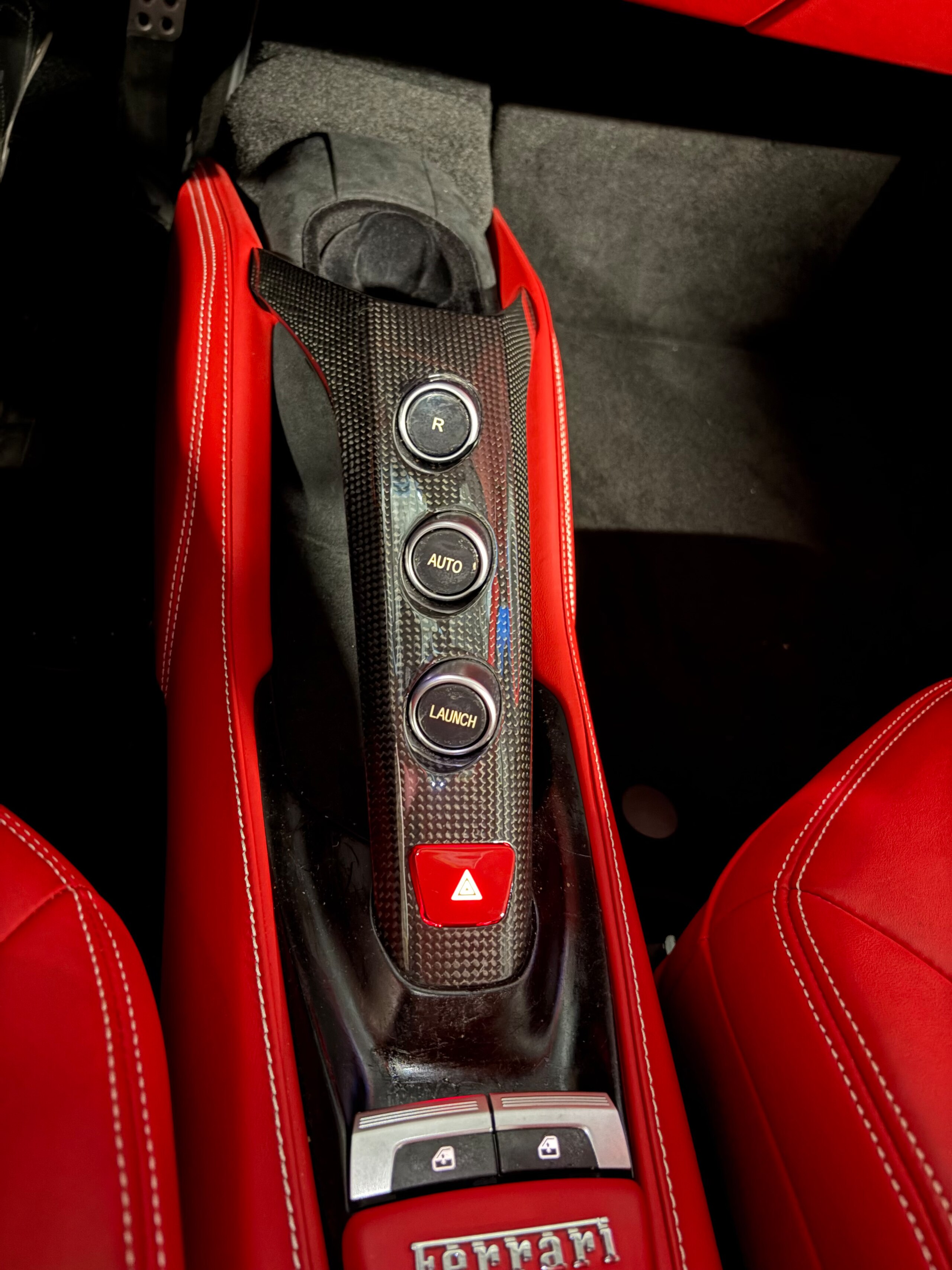 2016 Ferrari 488GTB — Photo 10 / 32