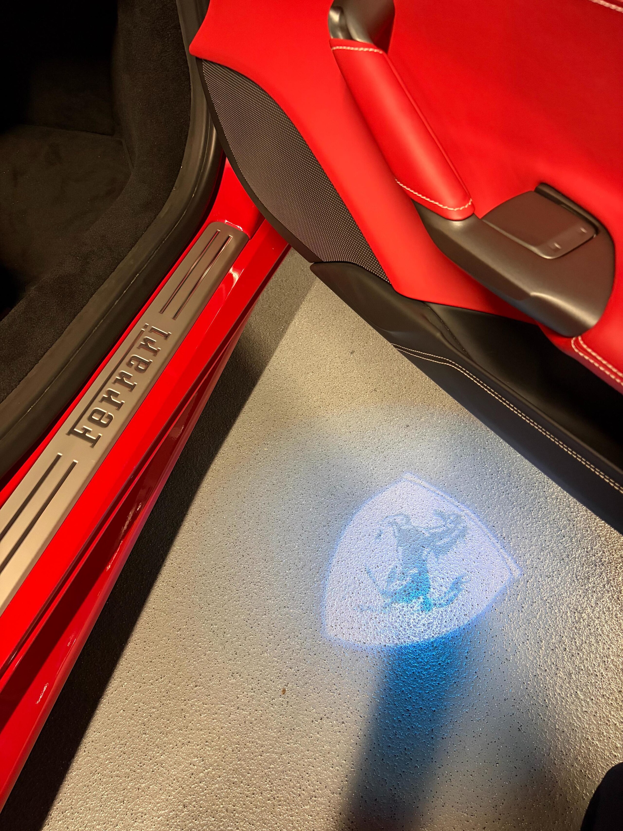 2016 Ferrari 488GTB — Photo 15 / 32