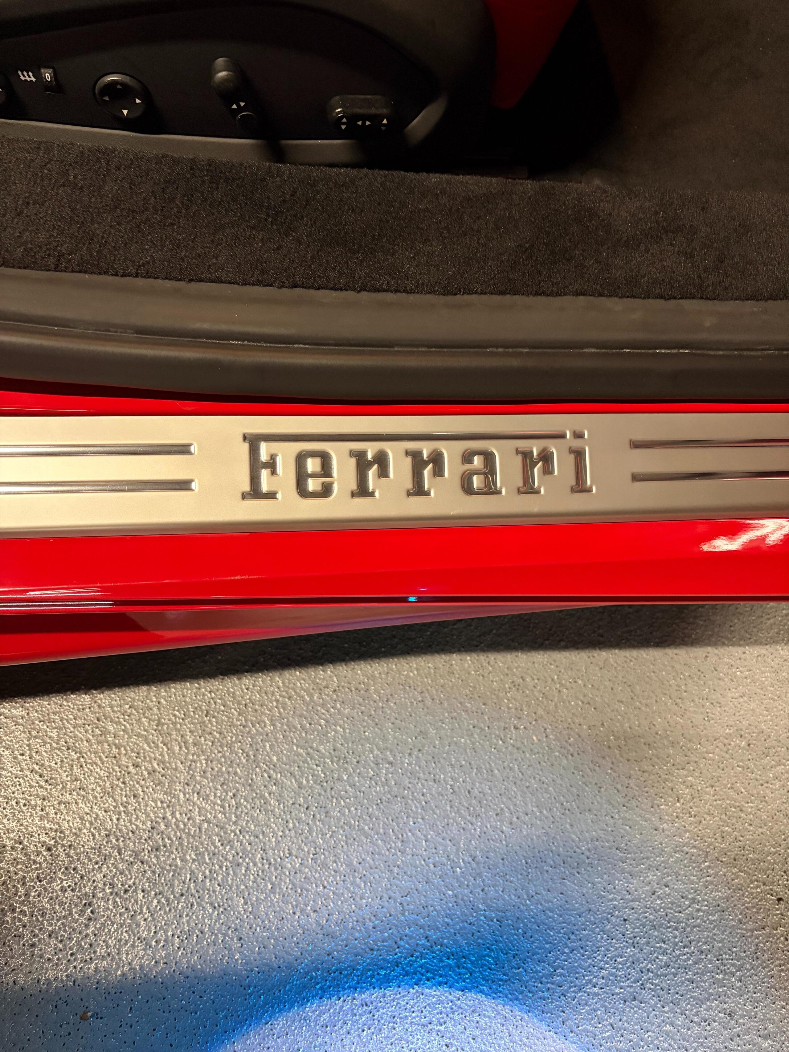 2016 Ferrari 488GTB — Photo 16 / 32
