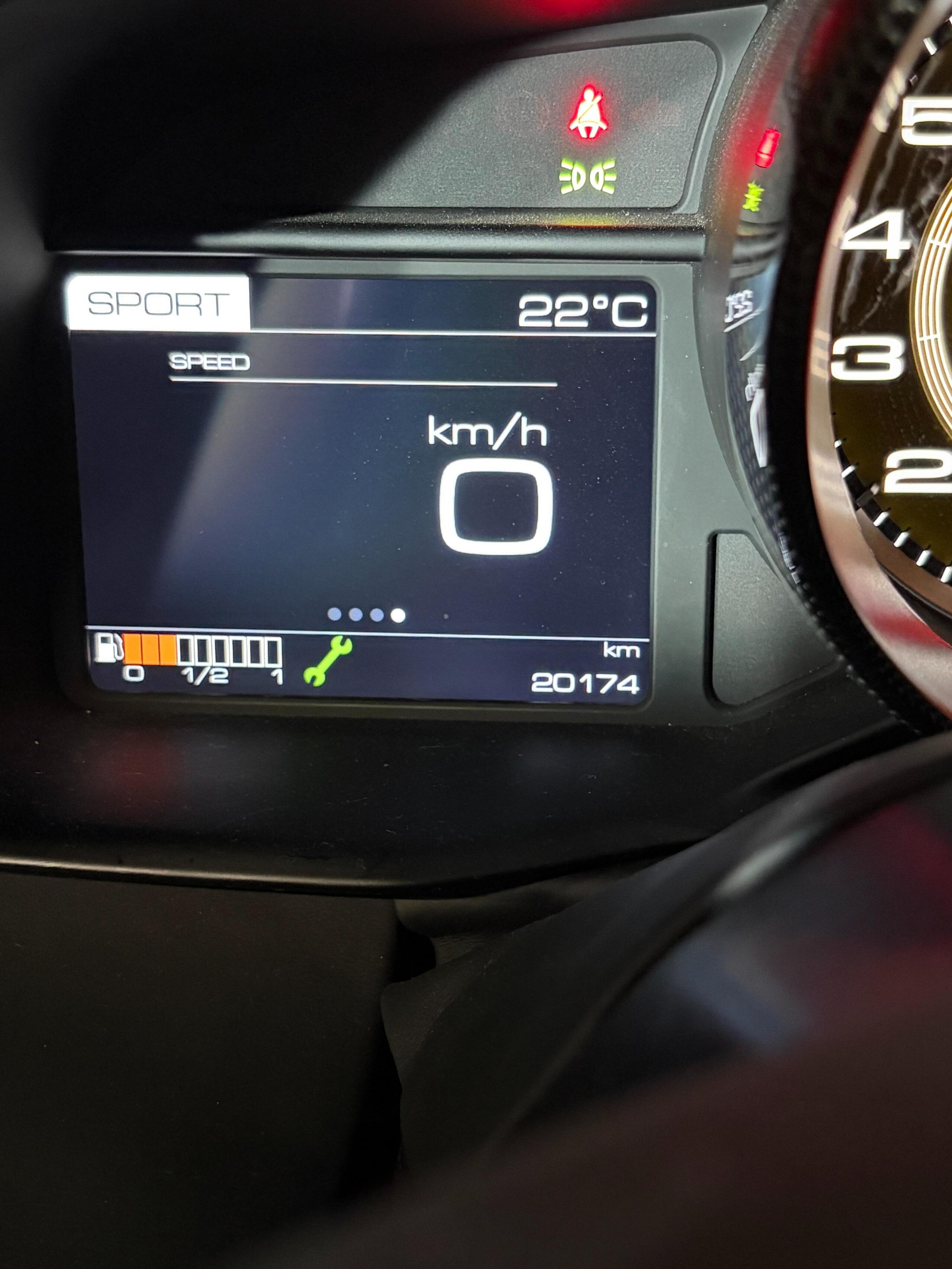 2016 Ferrari 488GTB — Photo 24 / 32