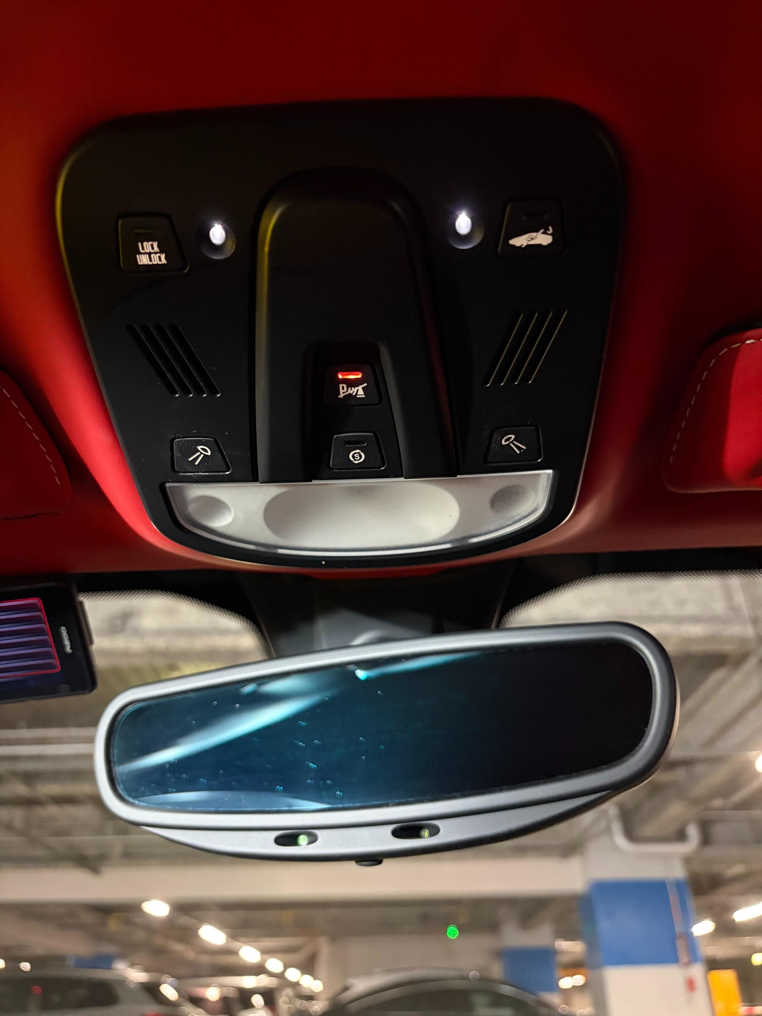 2016 Ferrari 488GTB — Photo 26 / 32