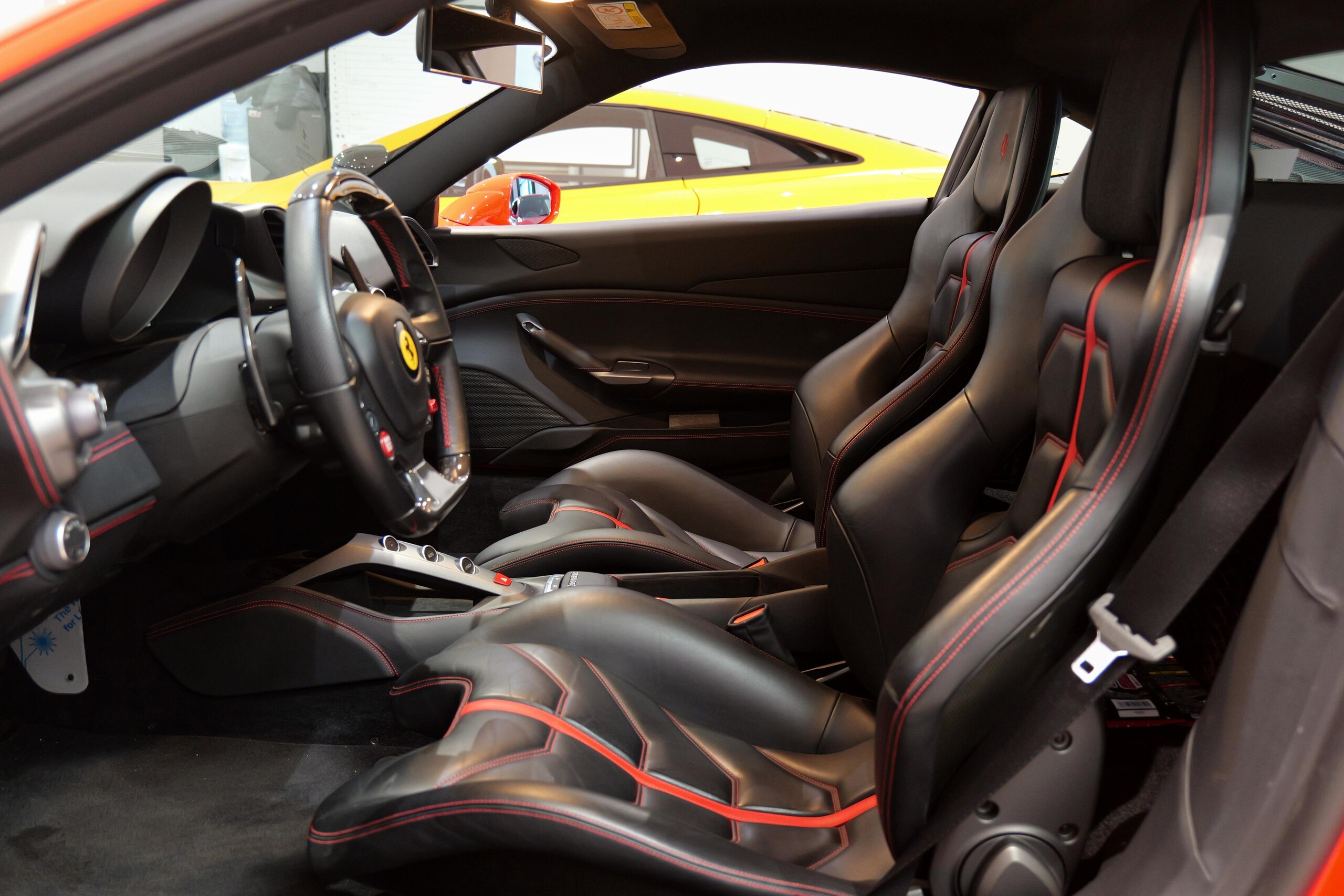 2016 Ferrari 488GTB — Photo 7 / 20