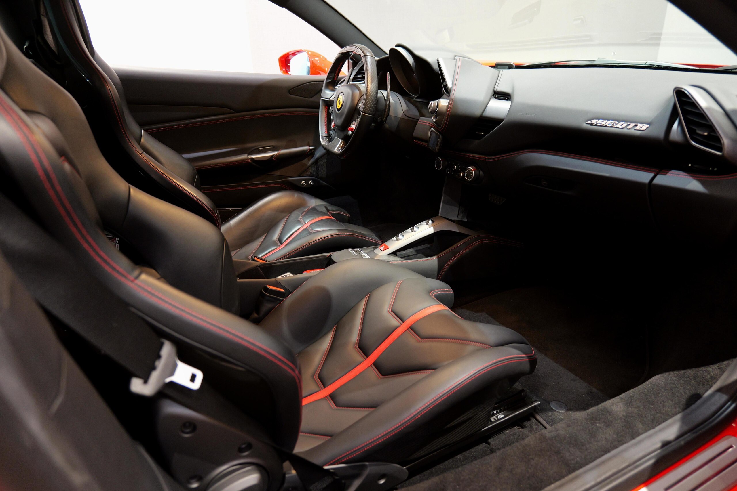 2016 Ferrari 488GTB — Photo 11 / 20