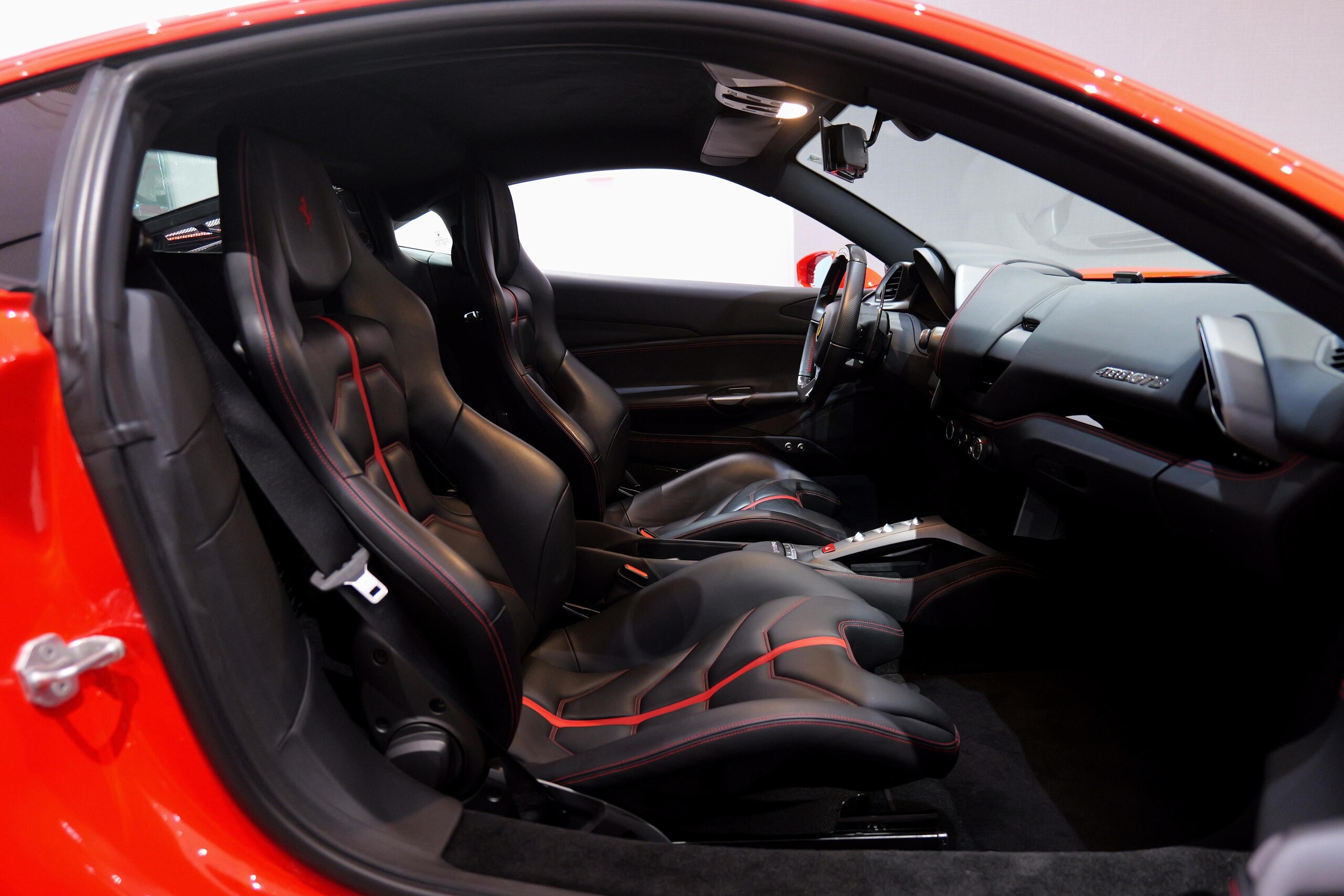 2016 Ferrari 488GTB — Photo 12 / 20
