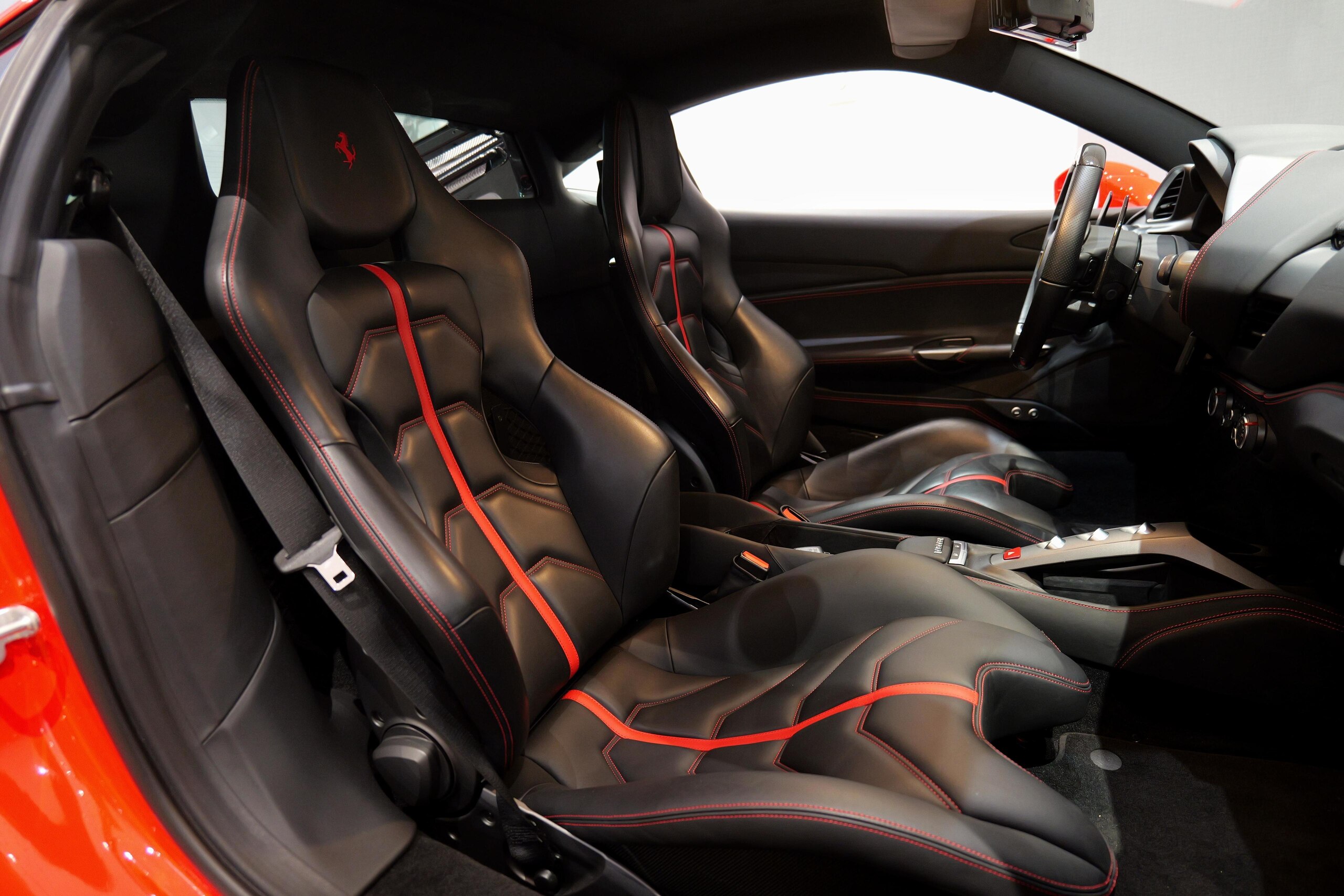 2016 Ferrari 488GTB — Photo 13 / 20
