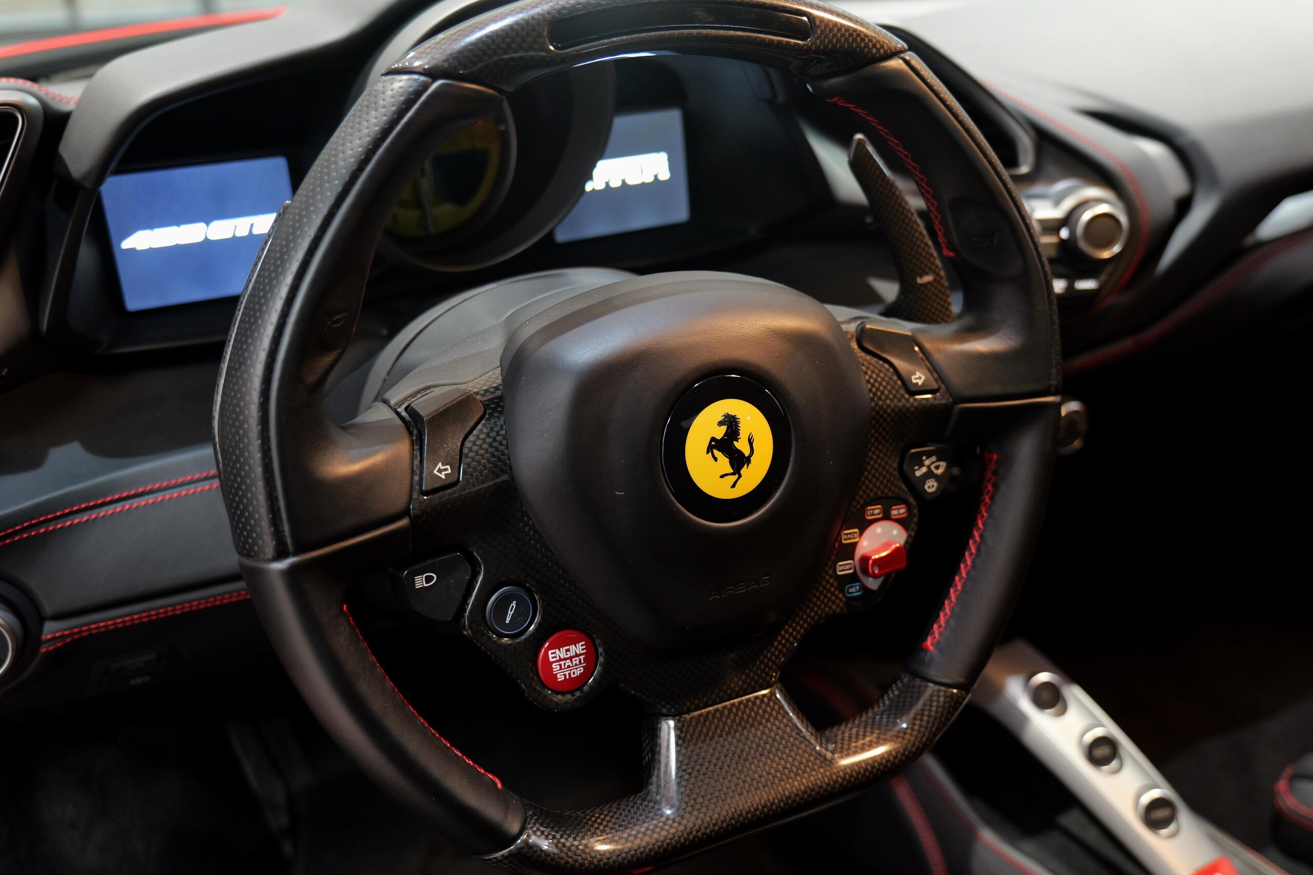 2016 Ferrari 488GTB — Photo 14 / 20