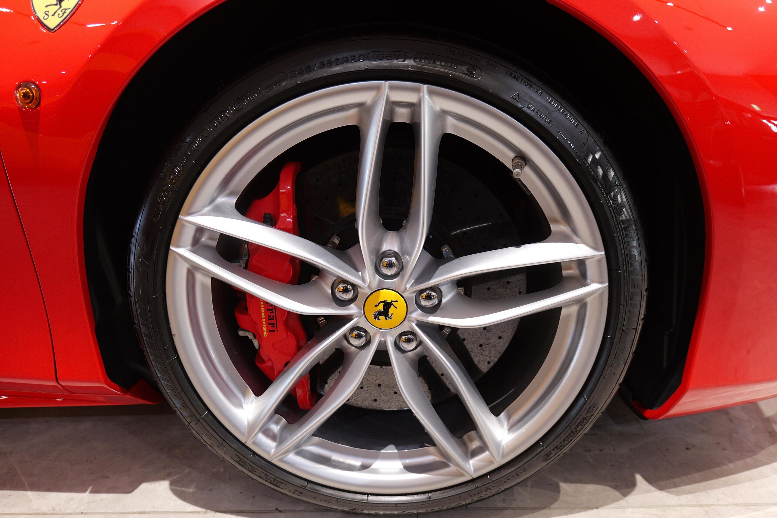 2016 Ferrari 488GTB — Photo 17 / 20