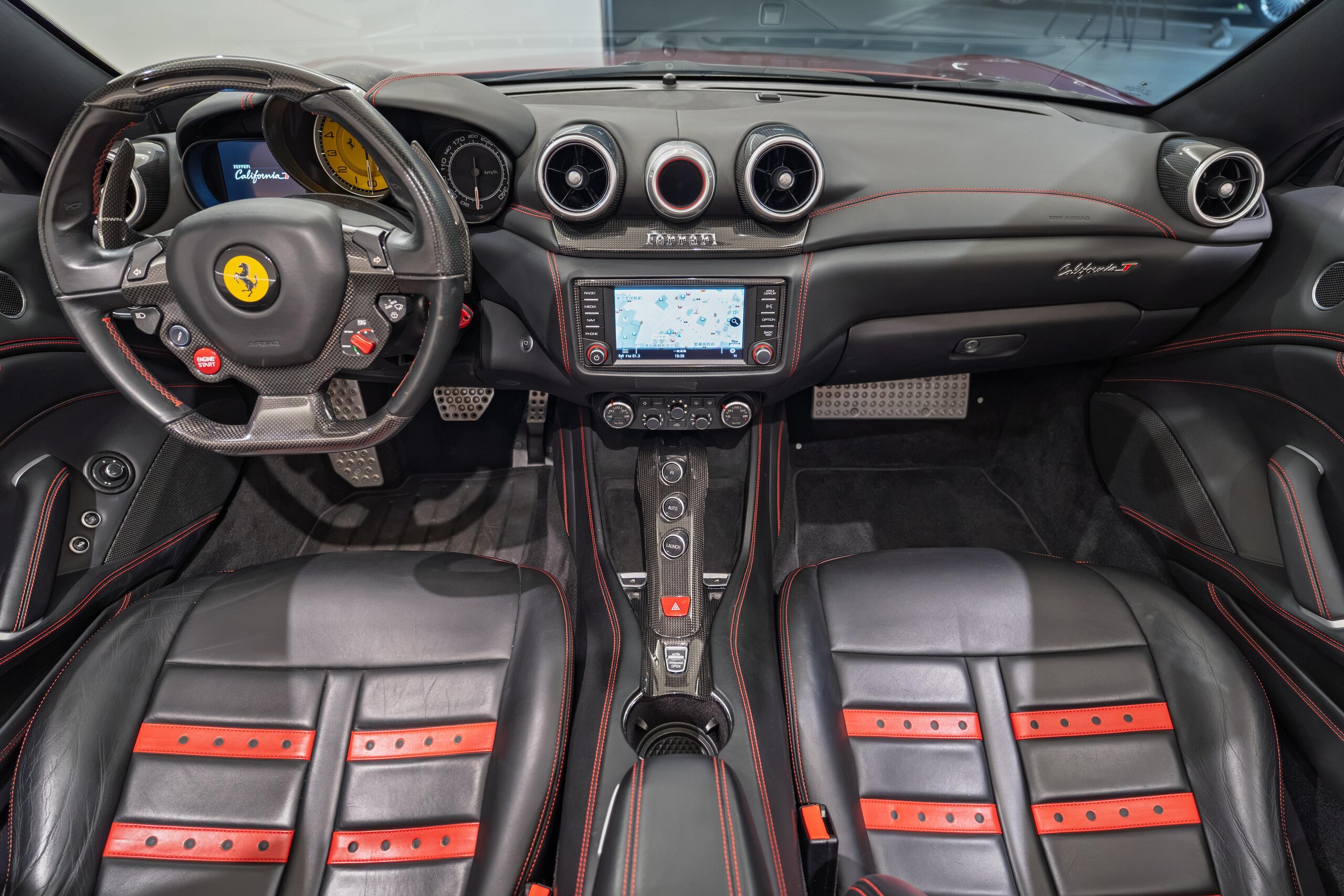 2016 Ferrari California T — Photo 13 / 37