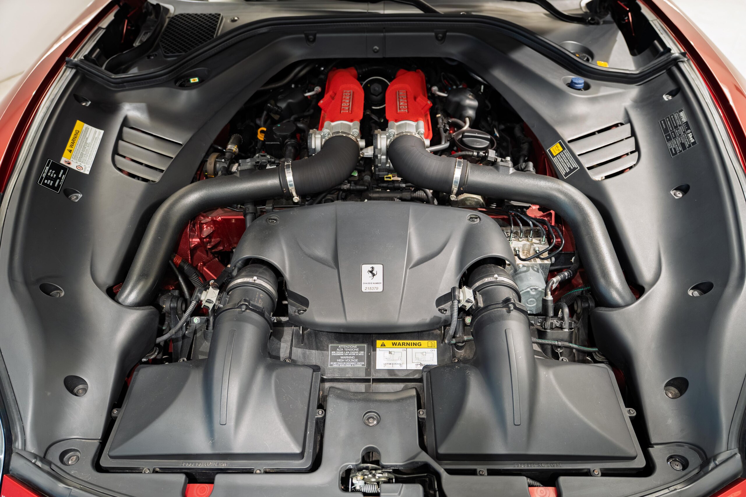 2016 Ferrari California T — Photo 15 / 37