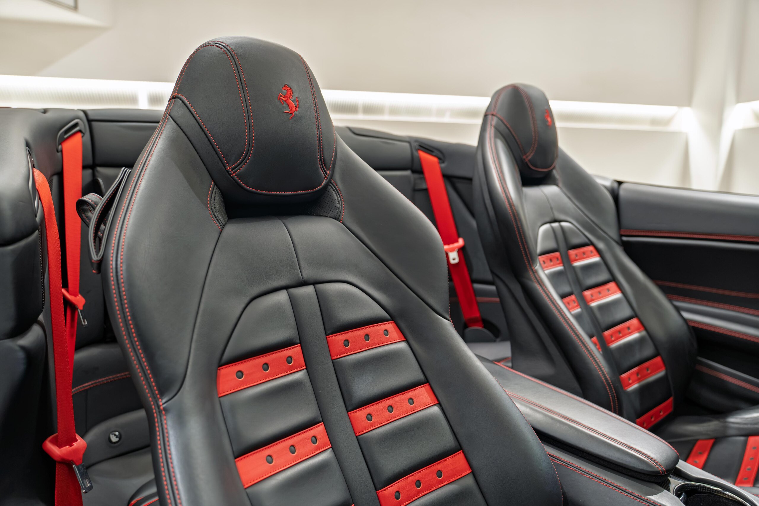 2016 Ferrari California T — Photo 23 / 37