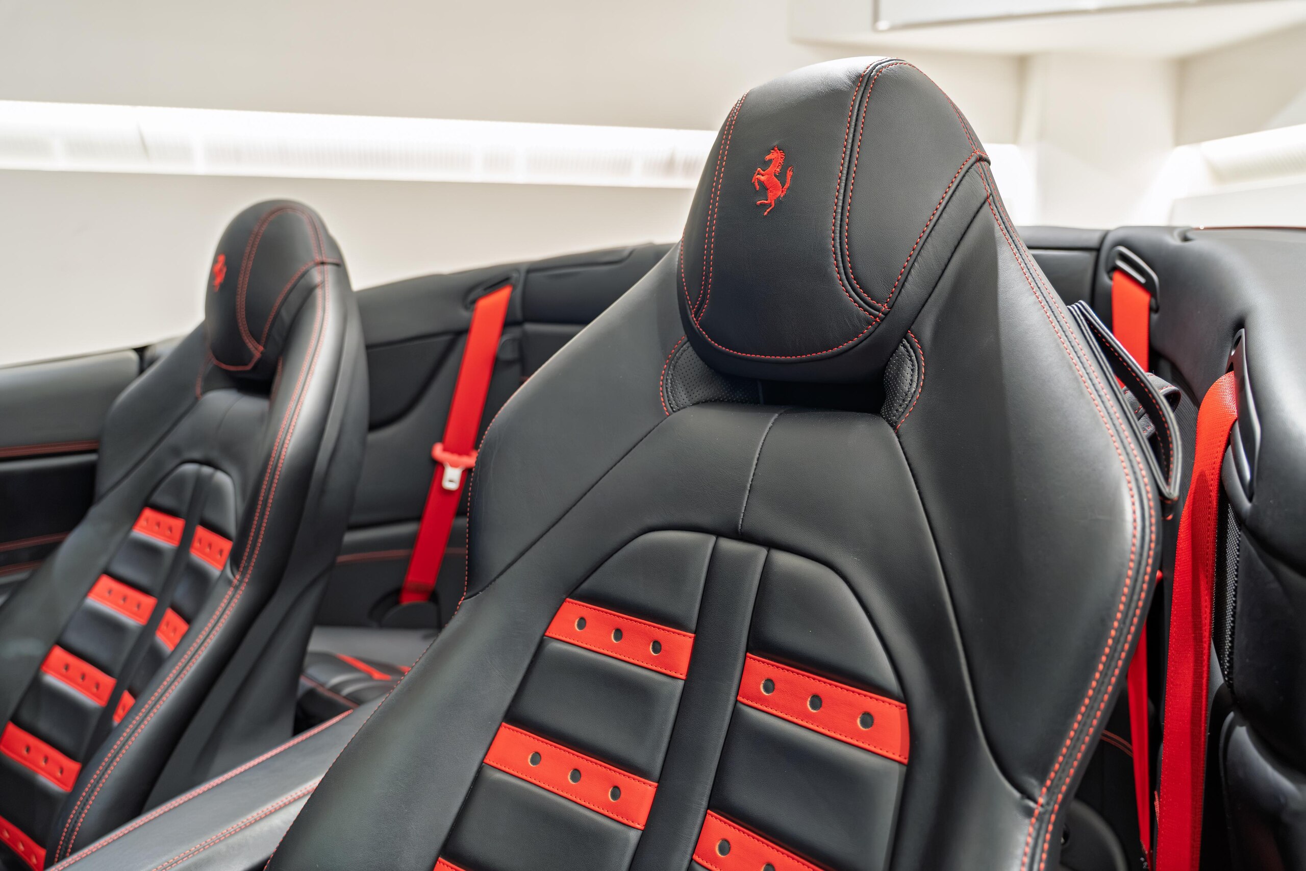 2016 Ferrari California T — Photo 25 / 37