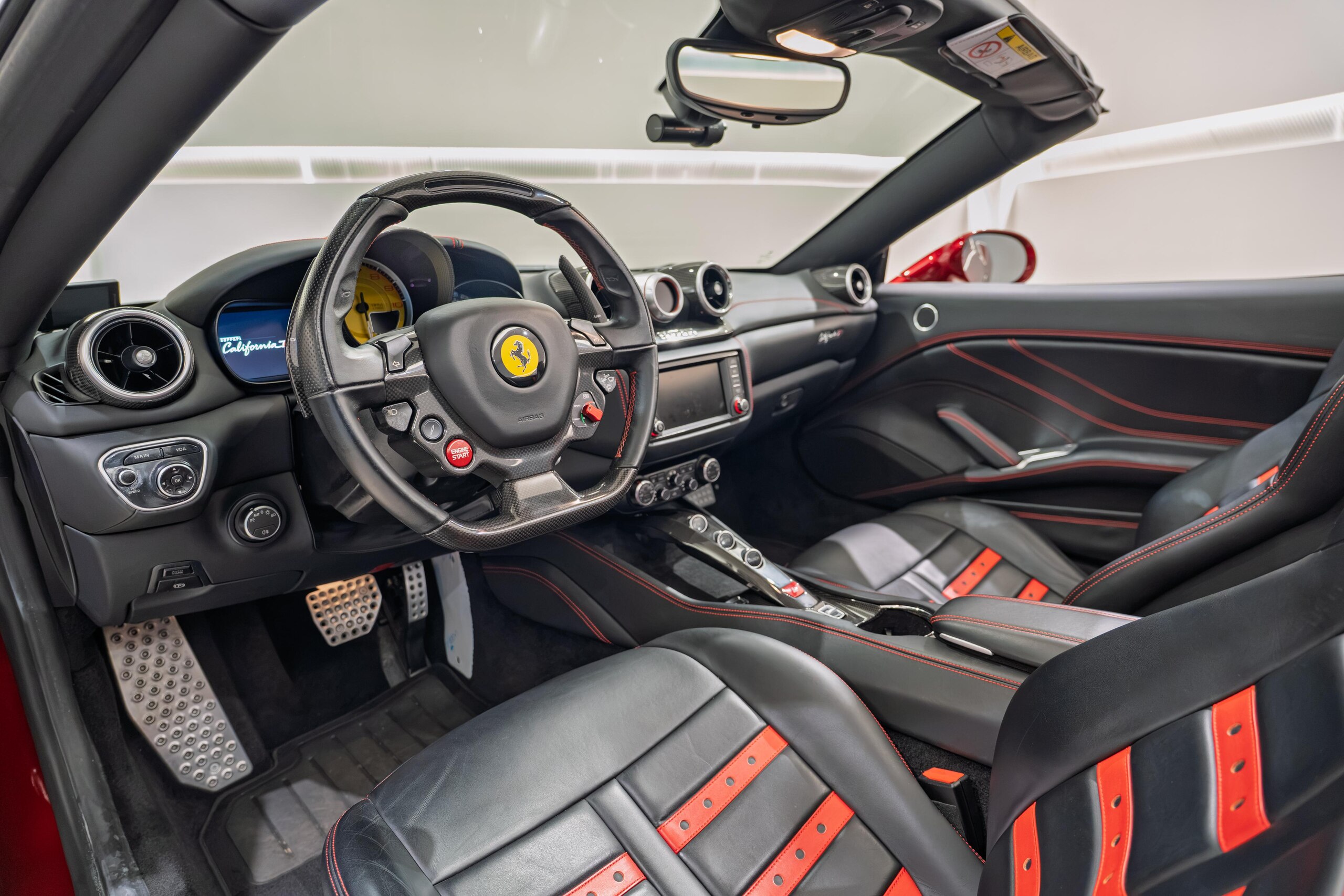 2016 Ferrari California T — Photo 36 / 37