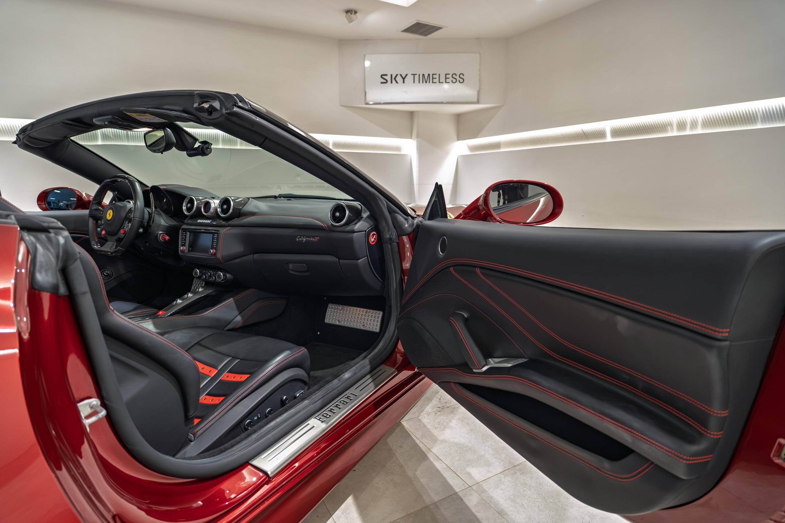 2016 Ferrari California T — Photo 37 / 37