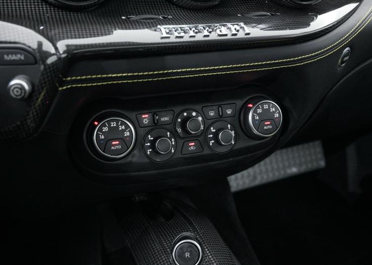 2016 Ferrari F12 Berlinetta — Photo 10 / 21