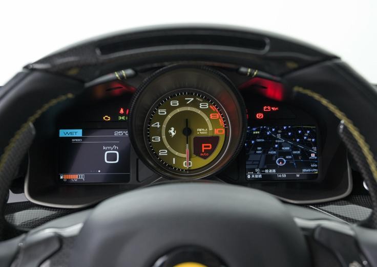2016 Ferrari F12 Berlinetta — Photo 14 / 21