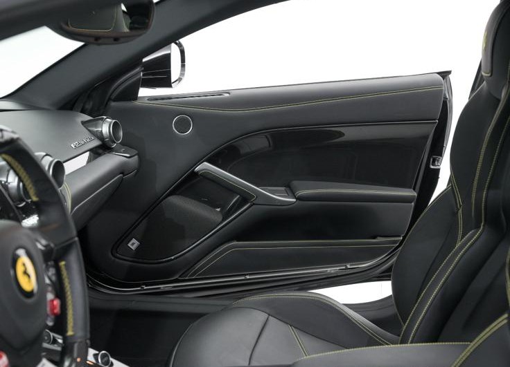 2016 Ferrari F12 Berlinetta — Photo 17 / 21
