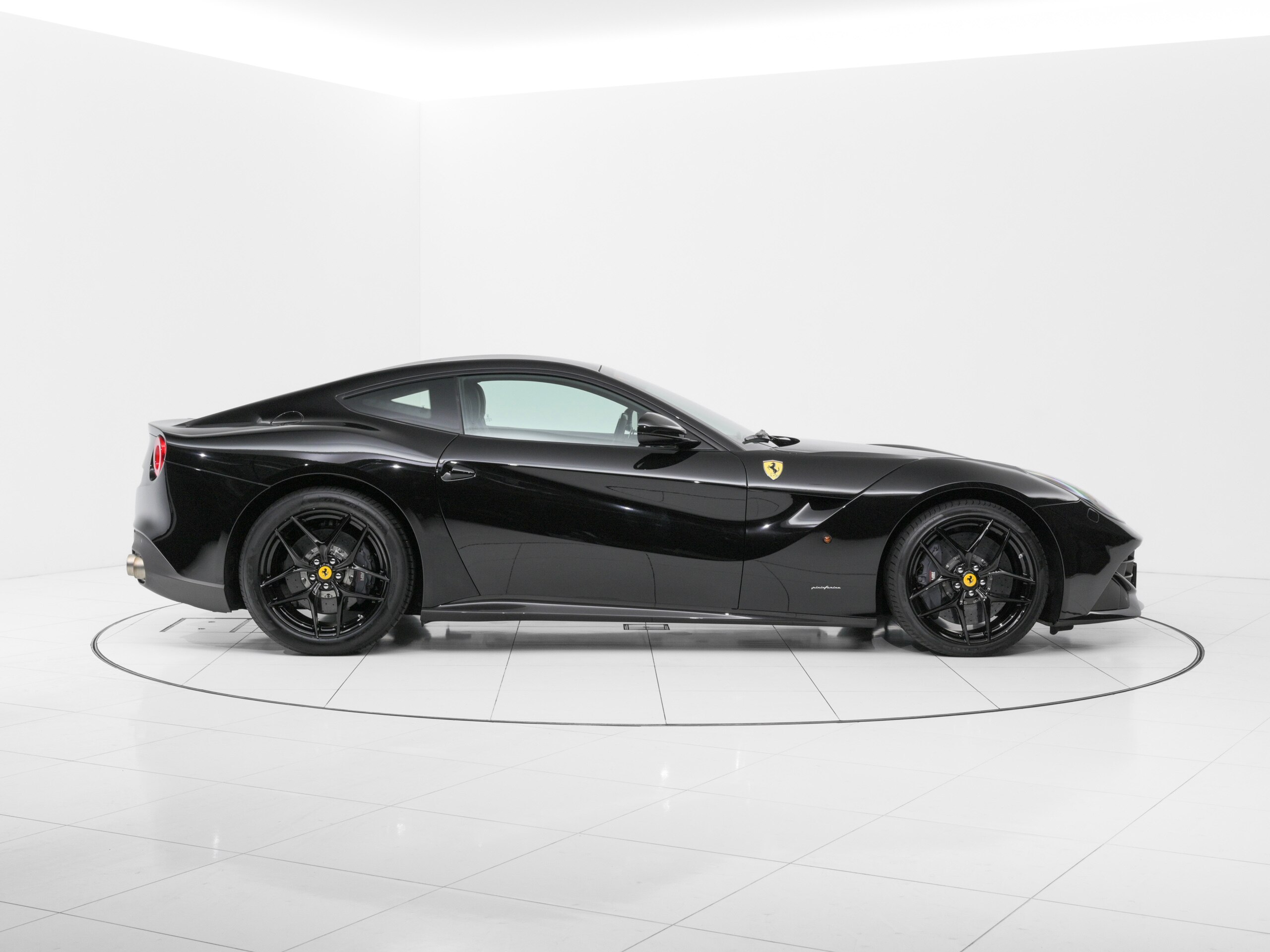 2016 Ferrari F12 Berlinetta — Photo 9 / 27