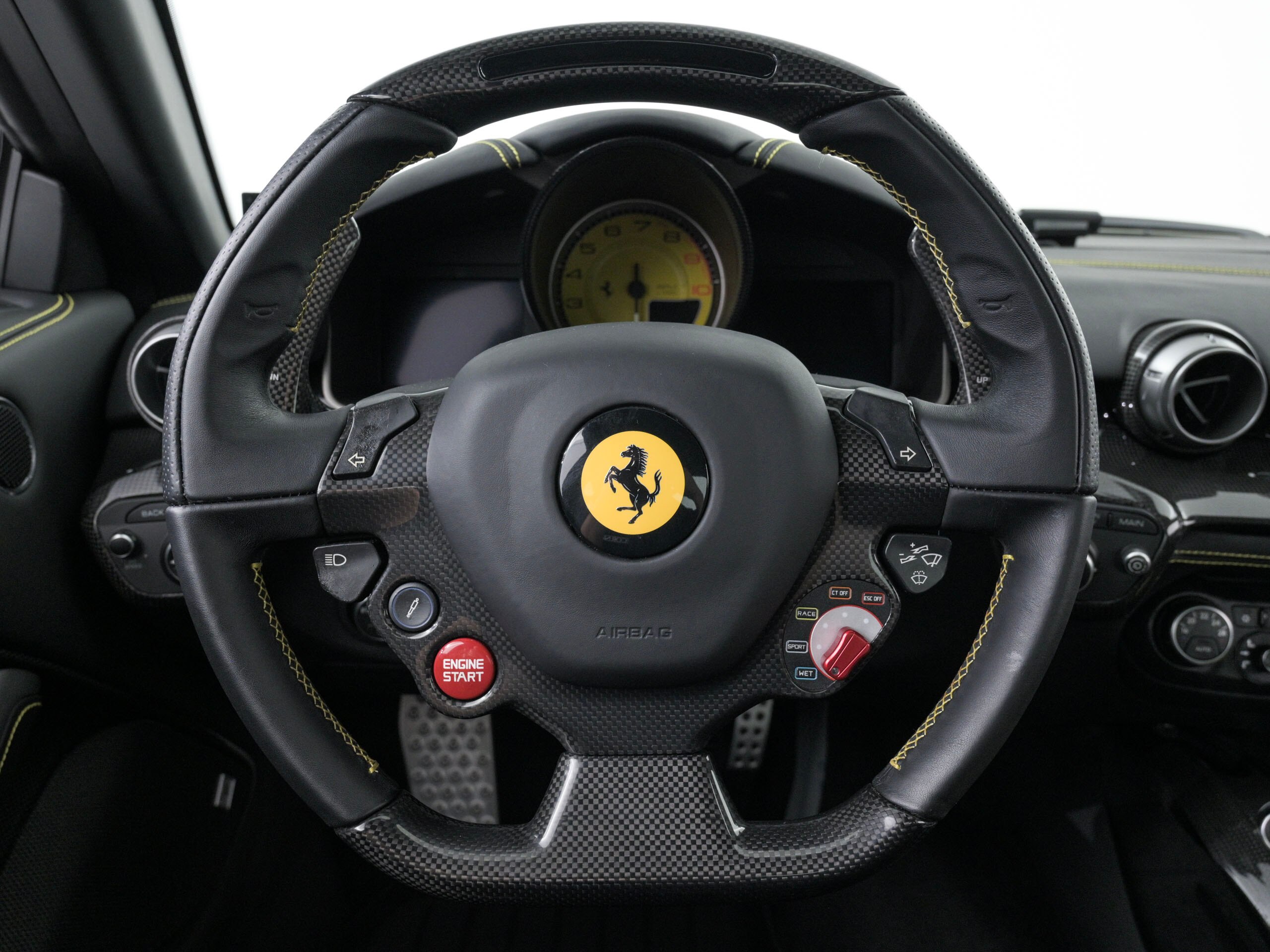 2016 Ferrari F12 Berlinetta — Photo 18 / 27