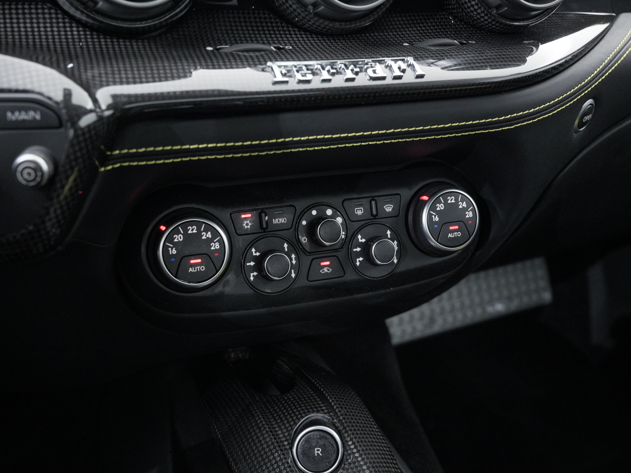 2016 Ferrari F12 Berlinetta — Photo 23 / 27