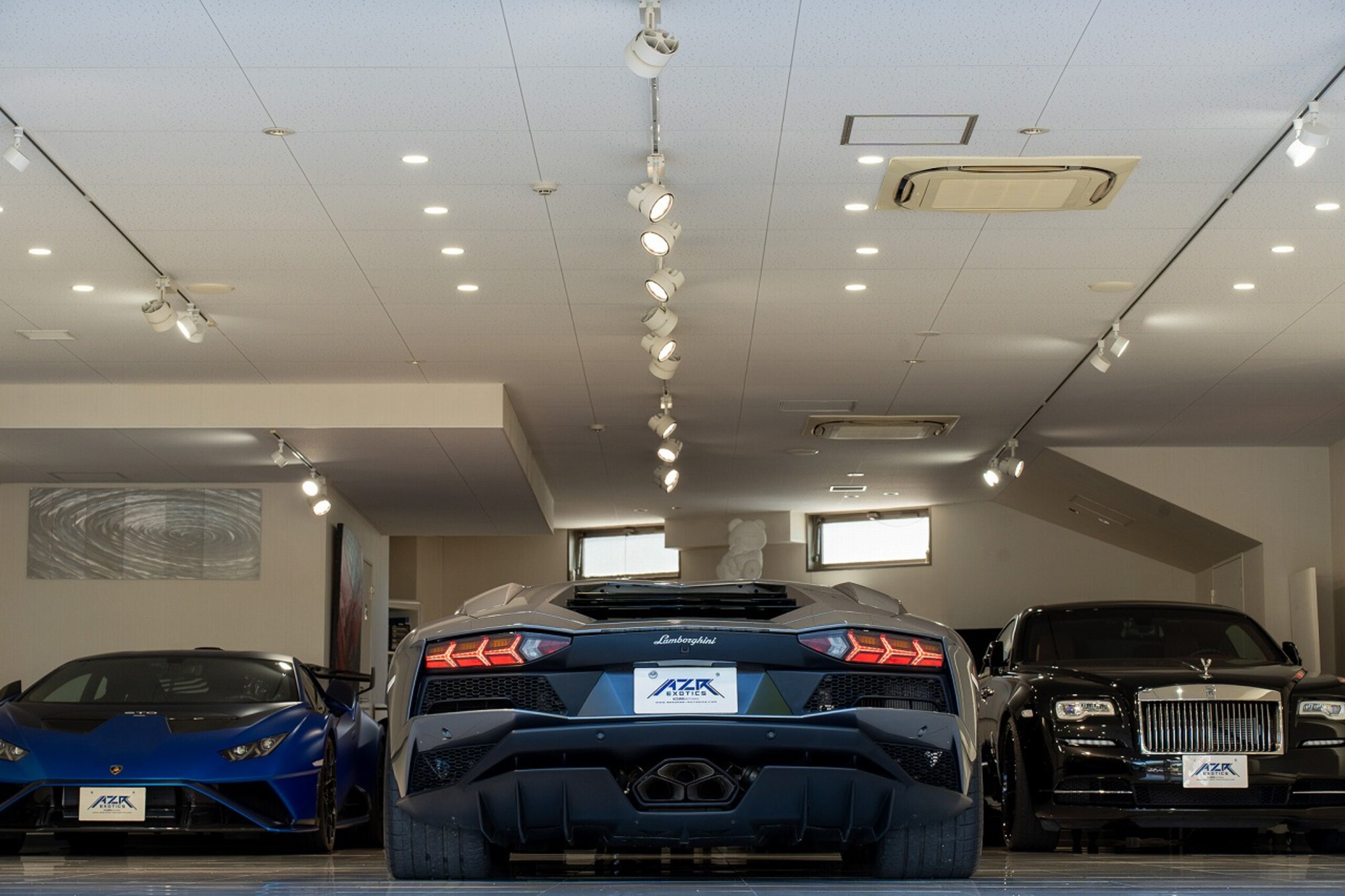 2016 Lamborghini Aventador — Photo 12 / 19