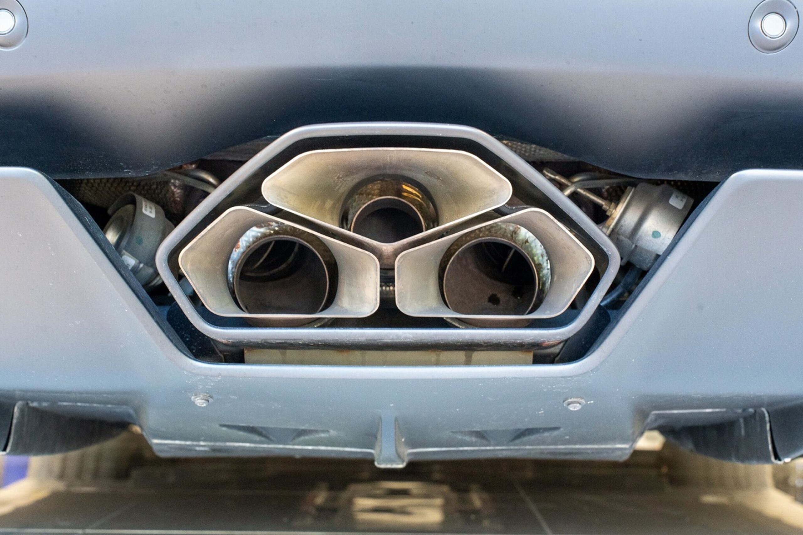 2016 Lamborghini Aventador — Photo 15 / 19