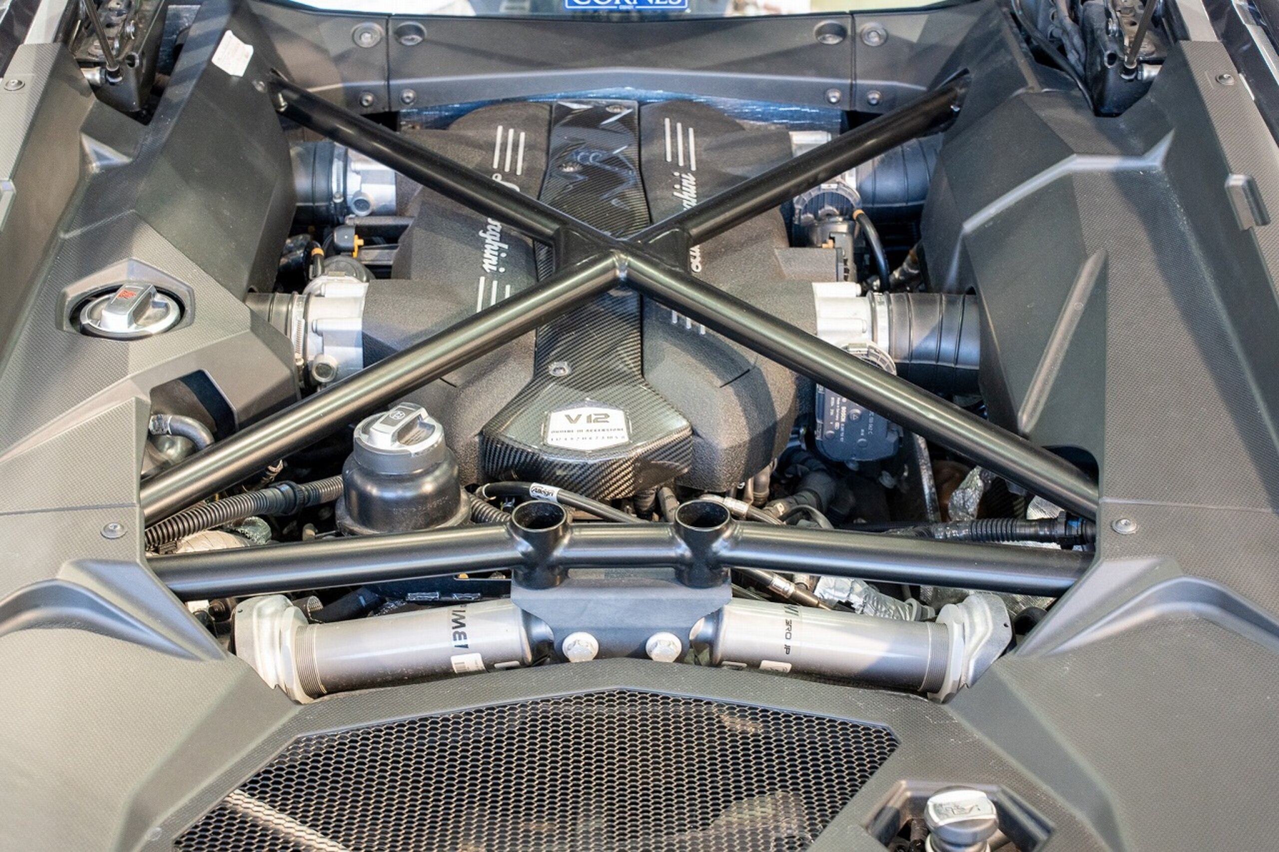2016 Lamborghini Aventador — Photo 18 / 19