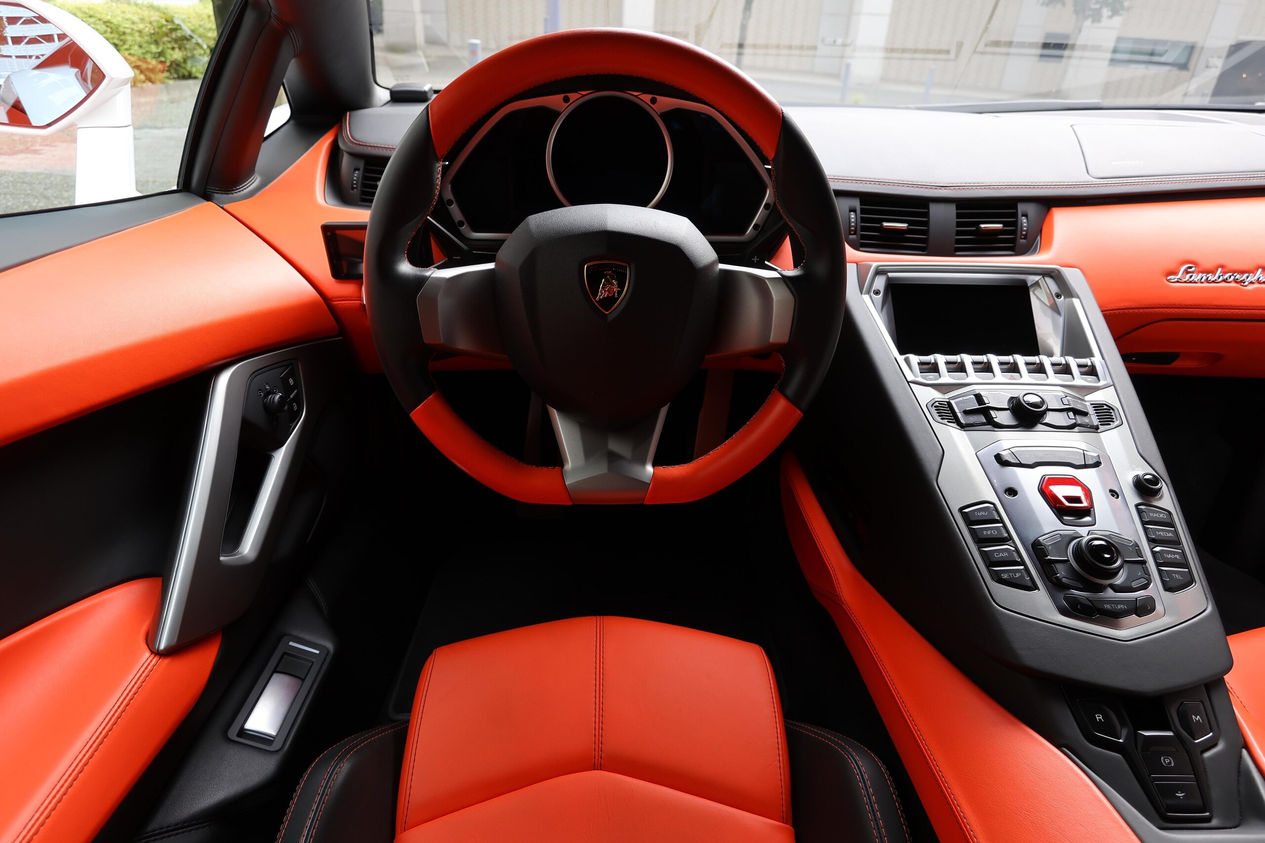 2016 Lamborghini Aventador LP700-4 — Photo 7 / 13