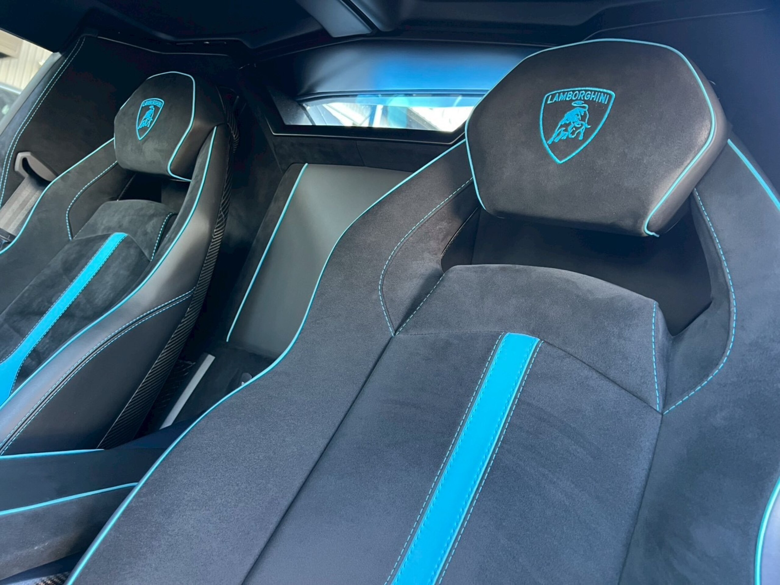 2016 Lamborghini Aventador LP750-4 Superveloce — Photo 8 / 77