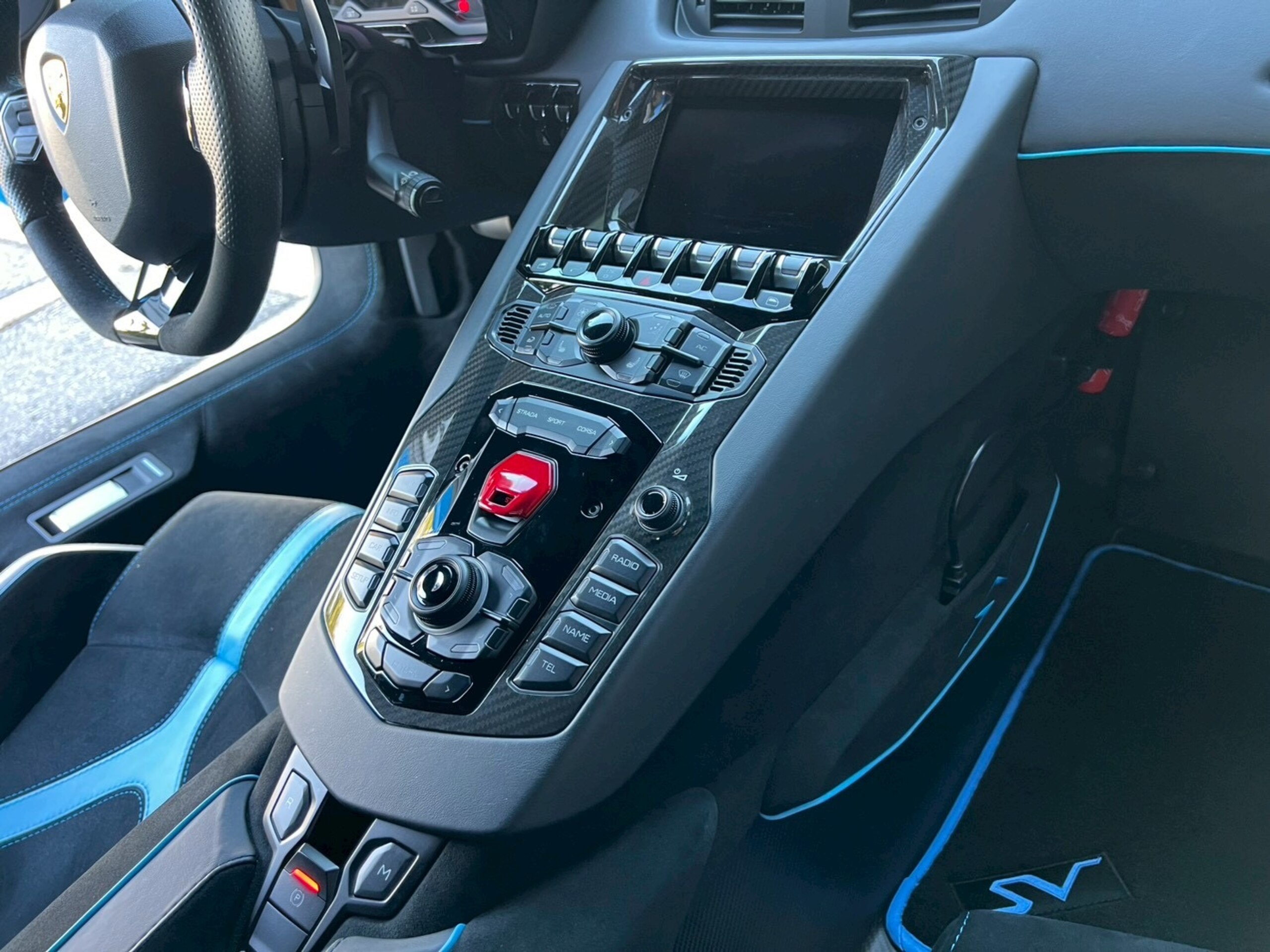 2016 Lamborghini Aventador LP750-4 Superveloce — Photo 9 / 77