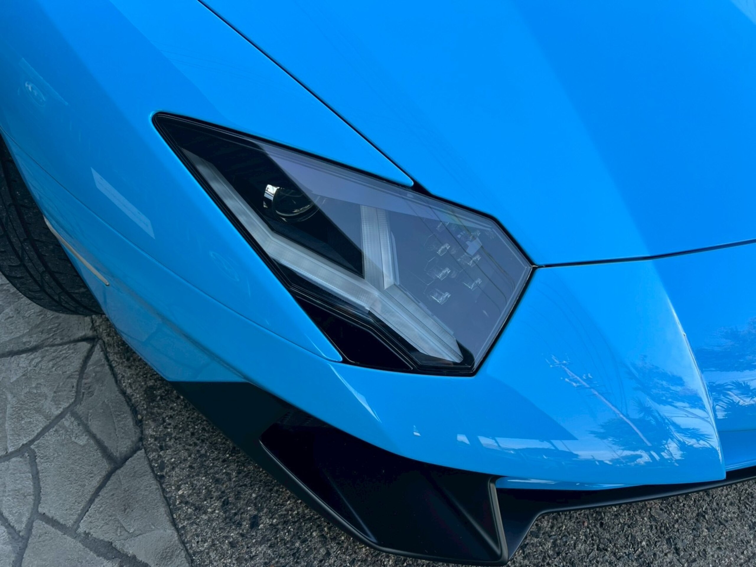 2016 Lamborghini Aventador LP750-4 Superveloce — Photo 28 / 77
