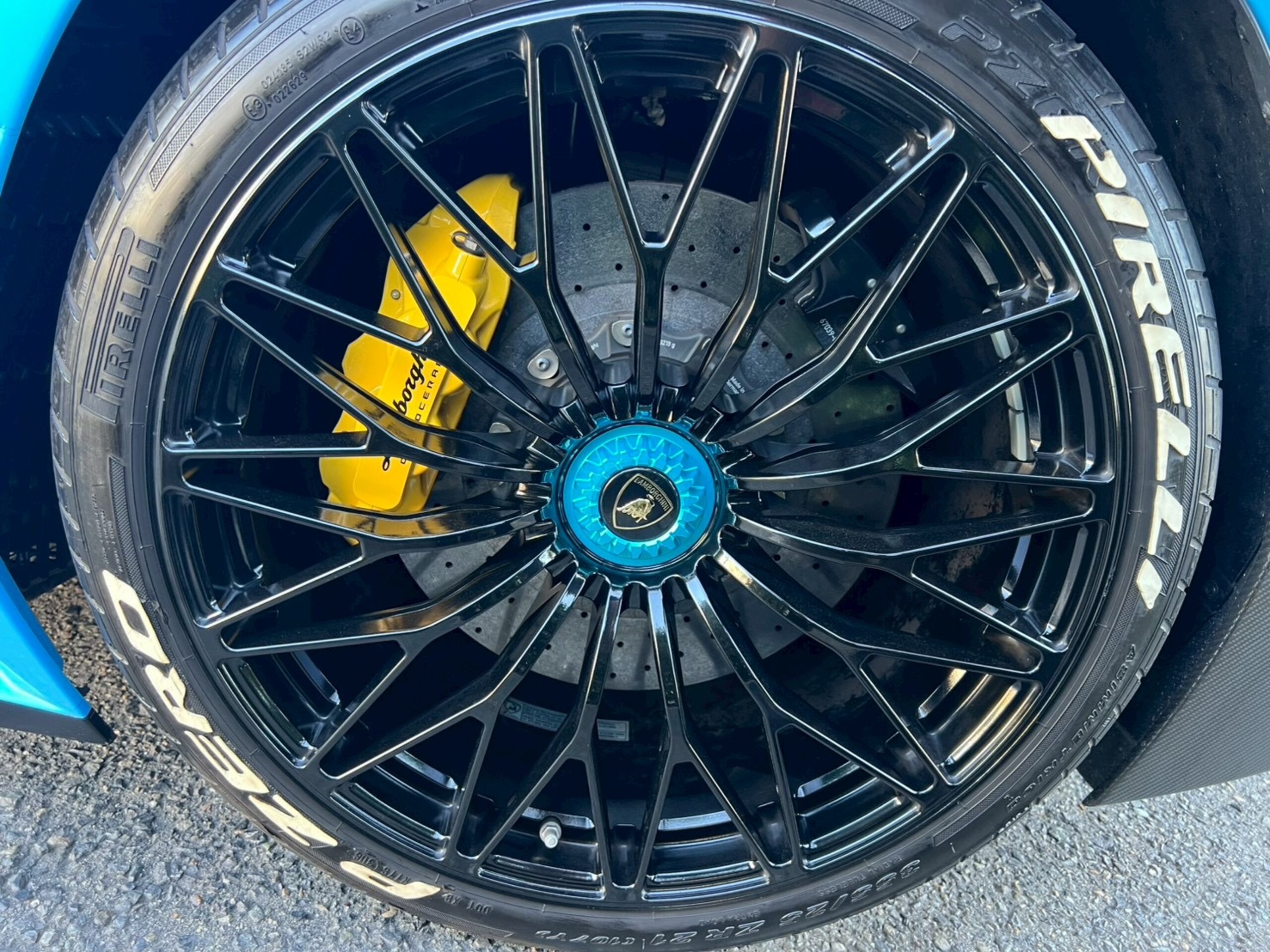 2016 Lamborghini Aventador LP750-4 Superveloce — Photo 41 / 77