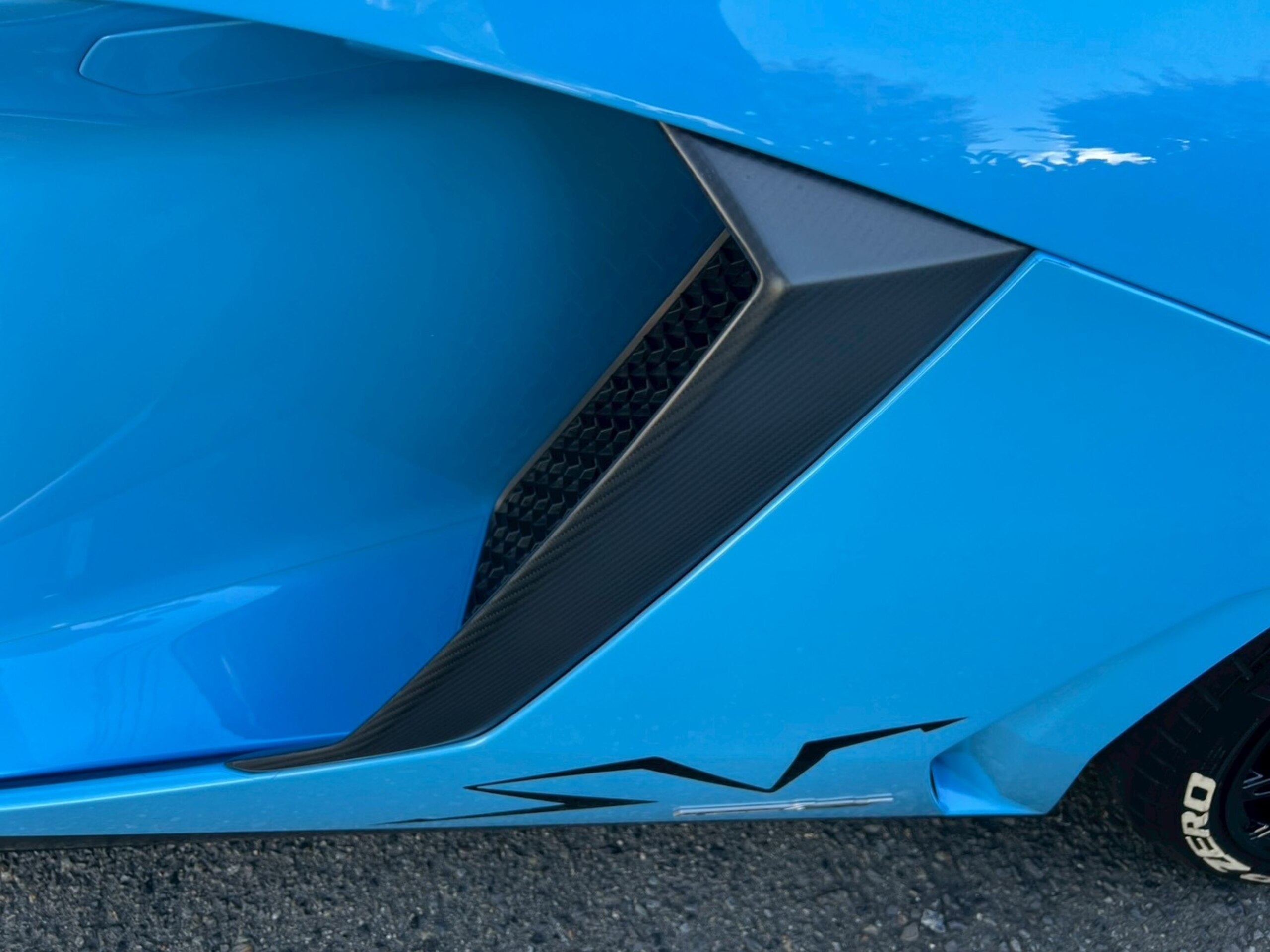 2016 Lamborghini Aventador LP750-4 Superveloce — Photo 45 / 77