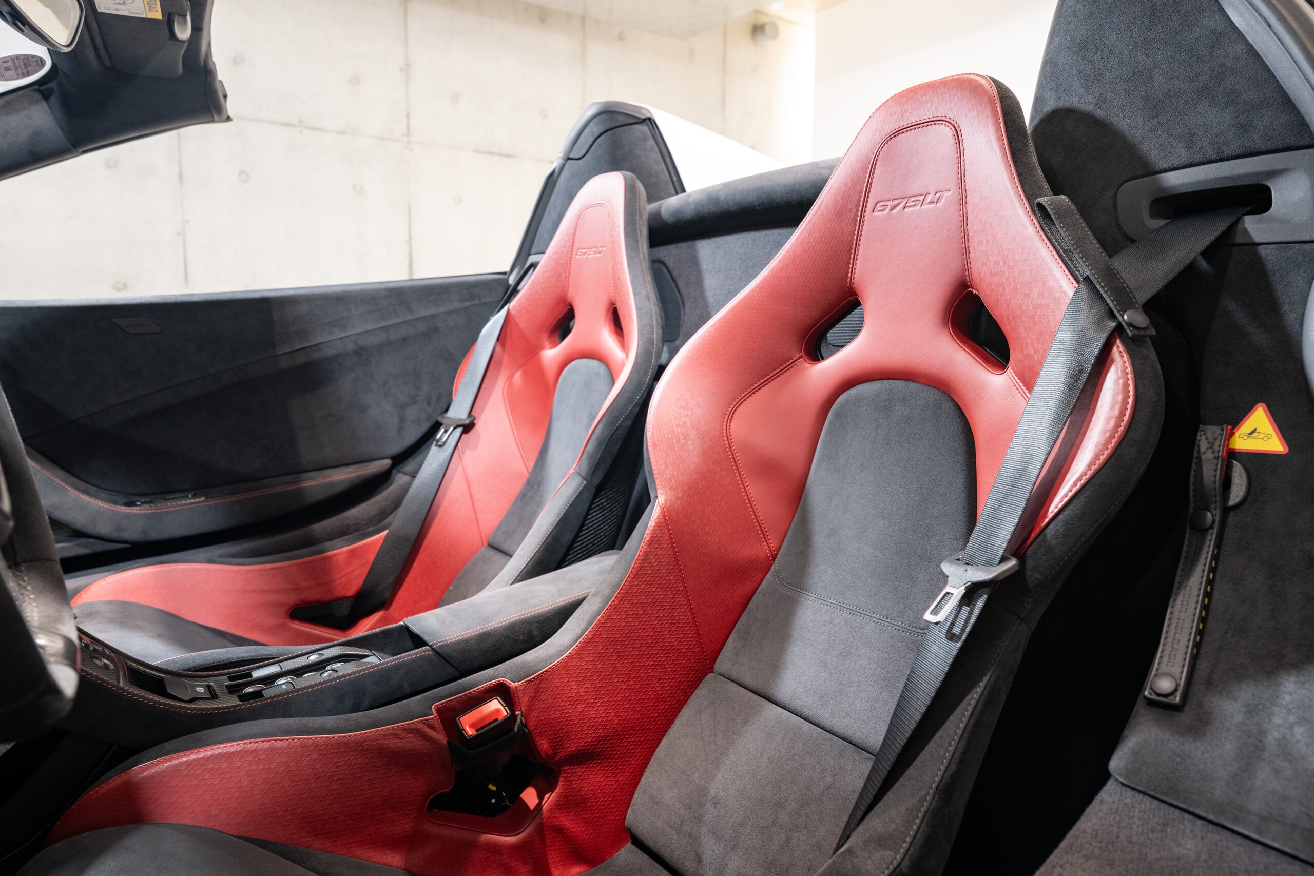 2016 McLaren 675LT Spider — Photo 15 / 23
