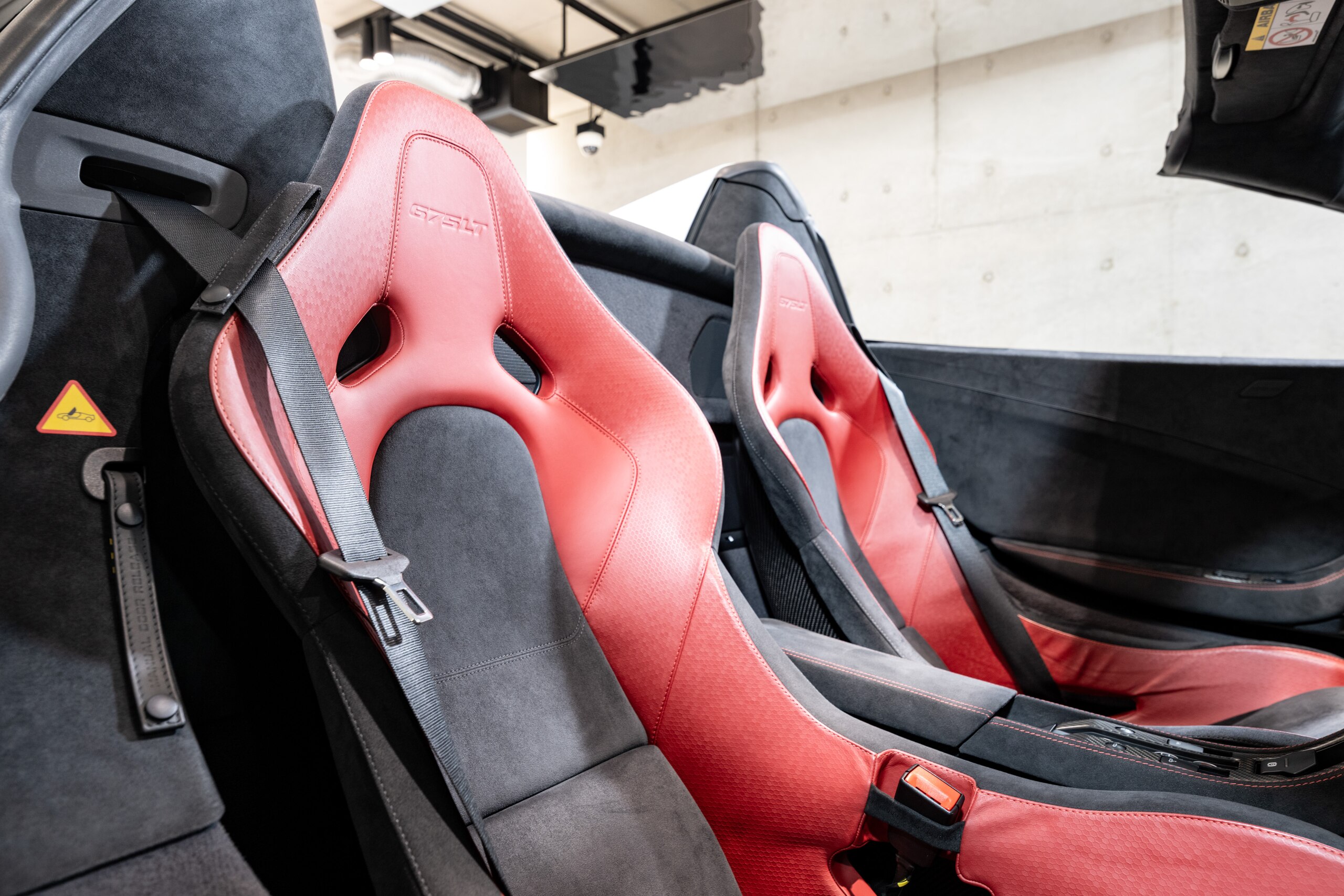 2016 McLaren 675LT Spider — Photo 17 / 23