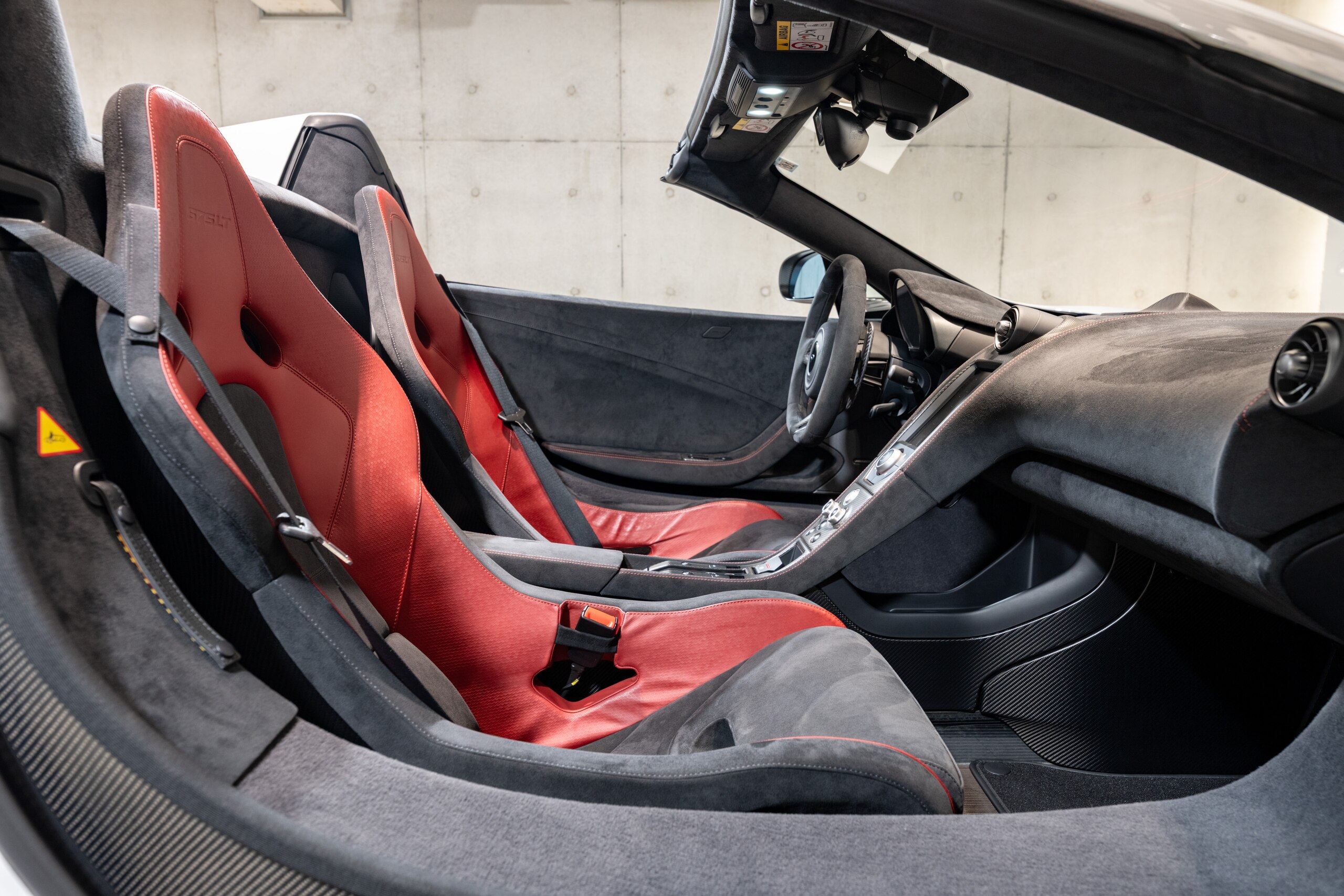 2016 McLaren 675LT Spider — Photo 18 / 23