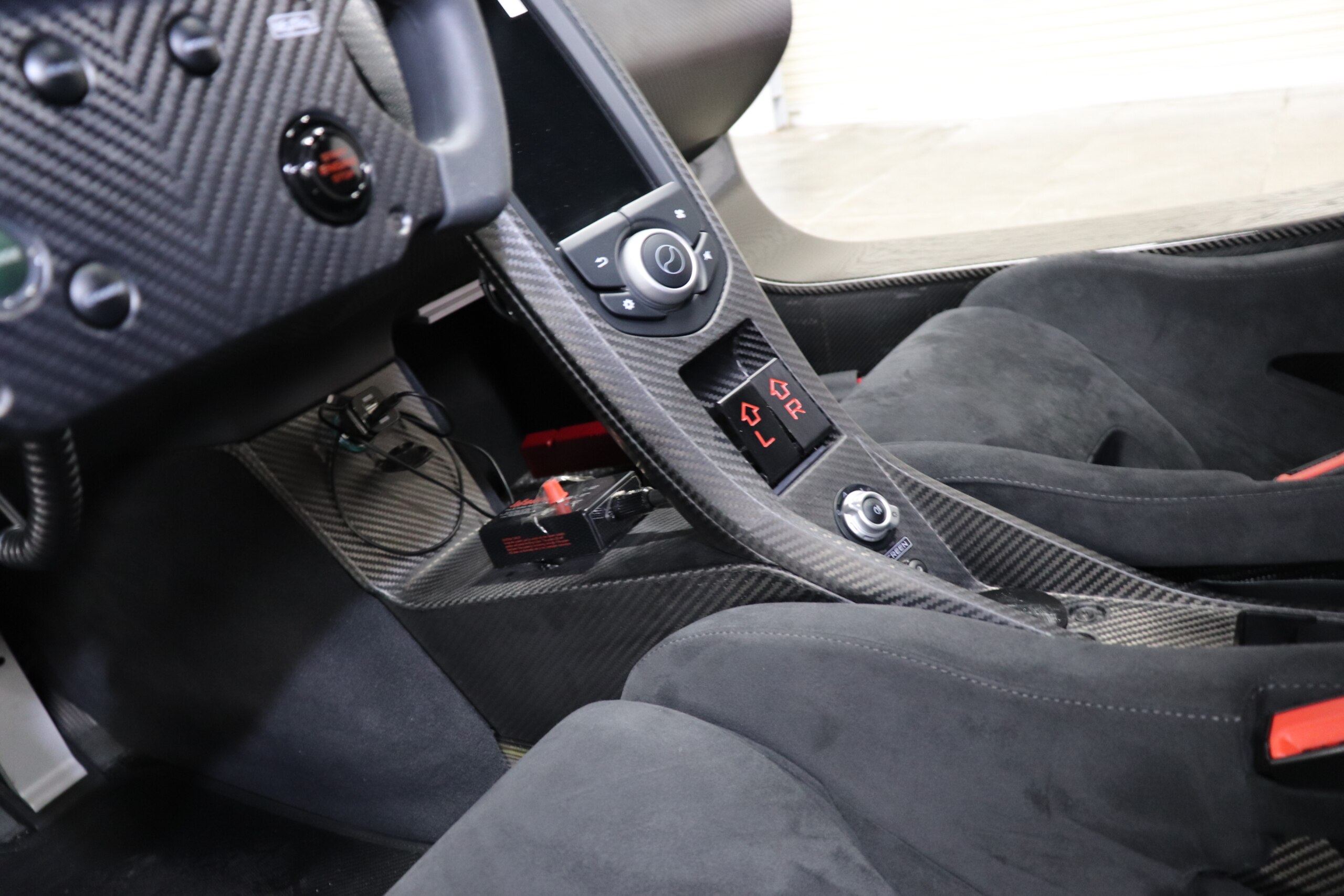 2016 McLaren P1 GTR — Photo 8 / 39