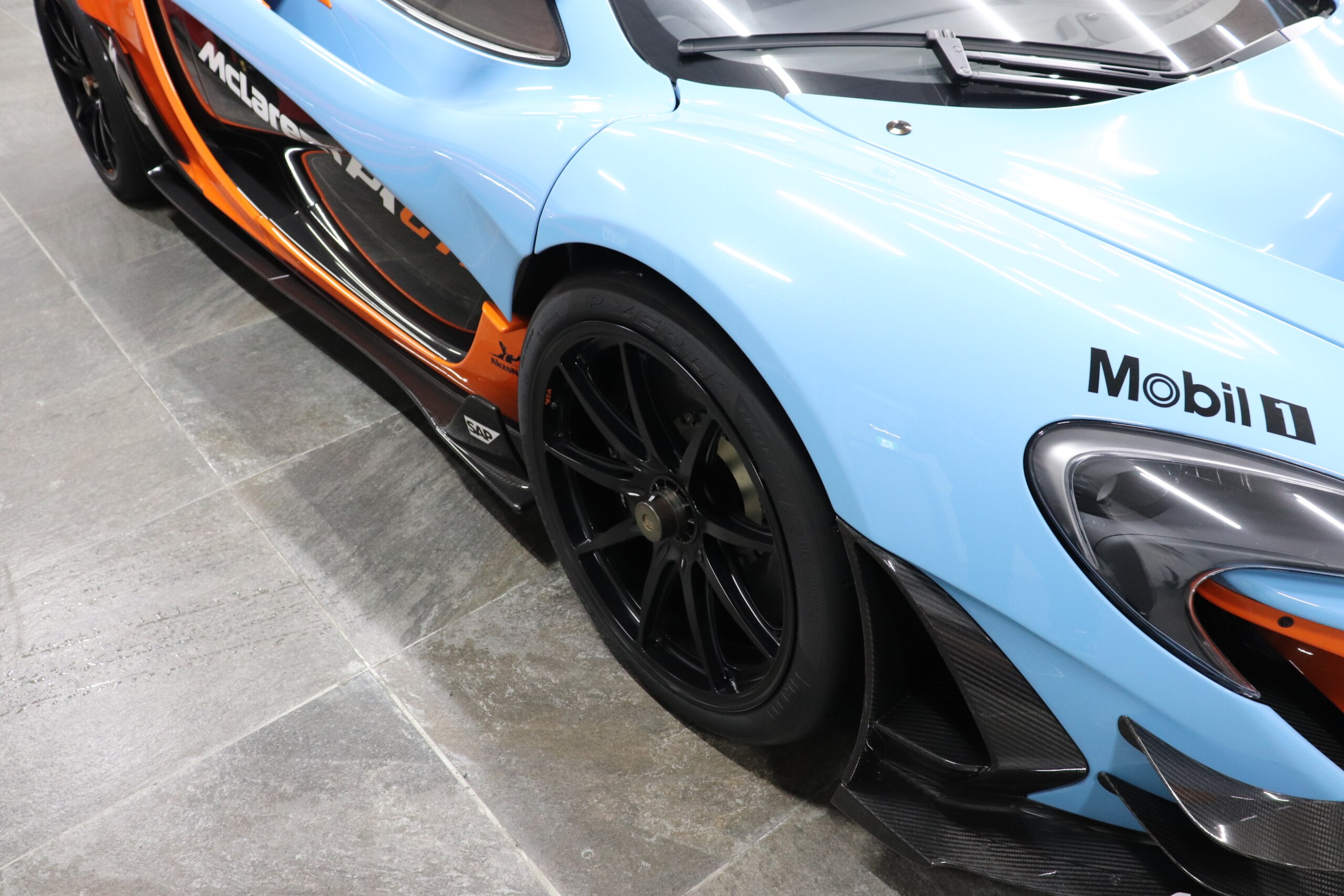 2016 McLaren P1 GTR — Photo 33 / 39