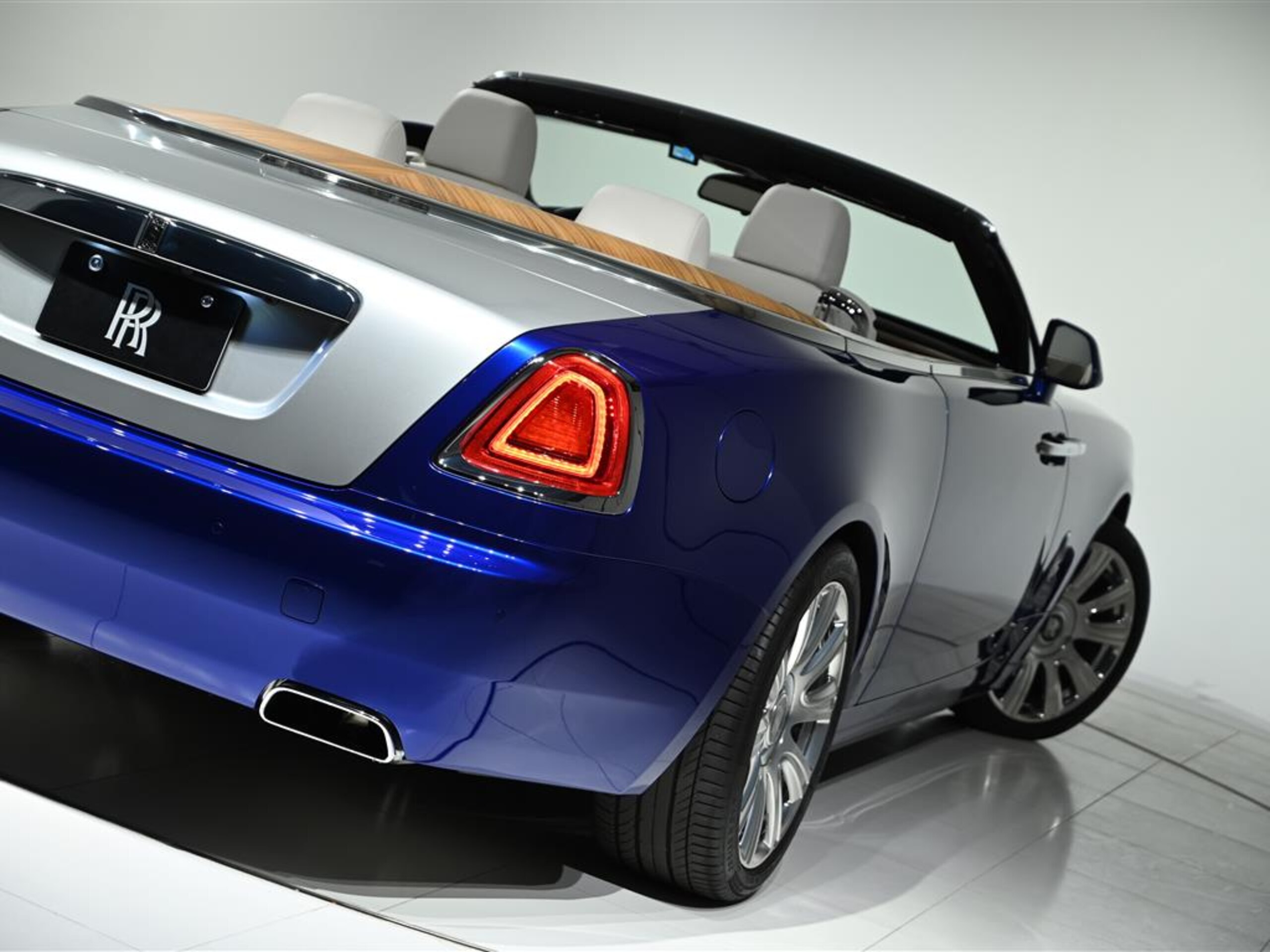 2016 Rolls-Royce Dawn — Photo 32 / 32