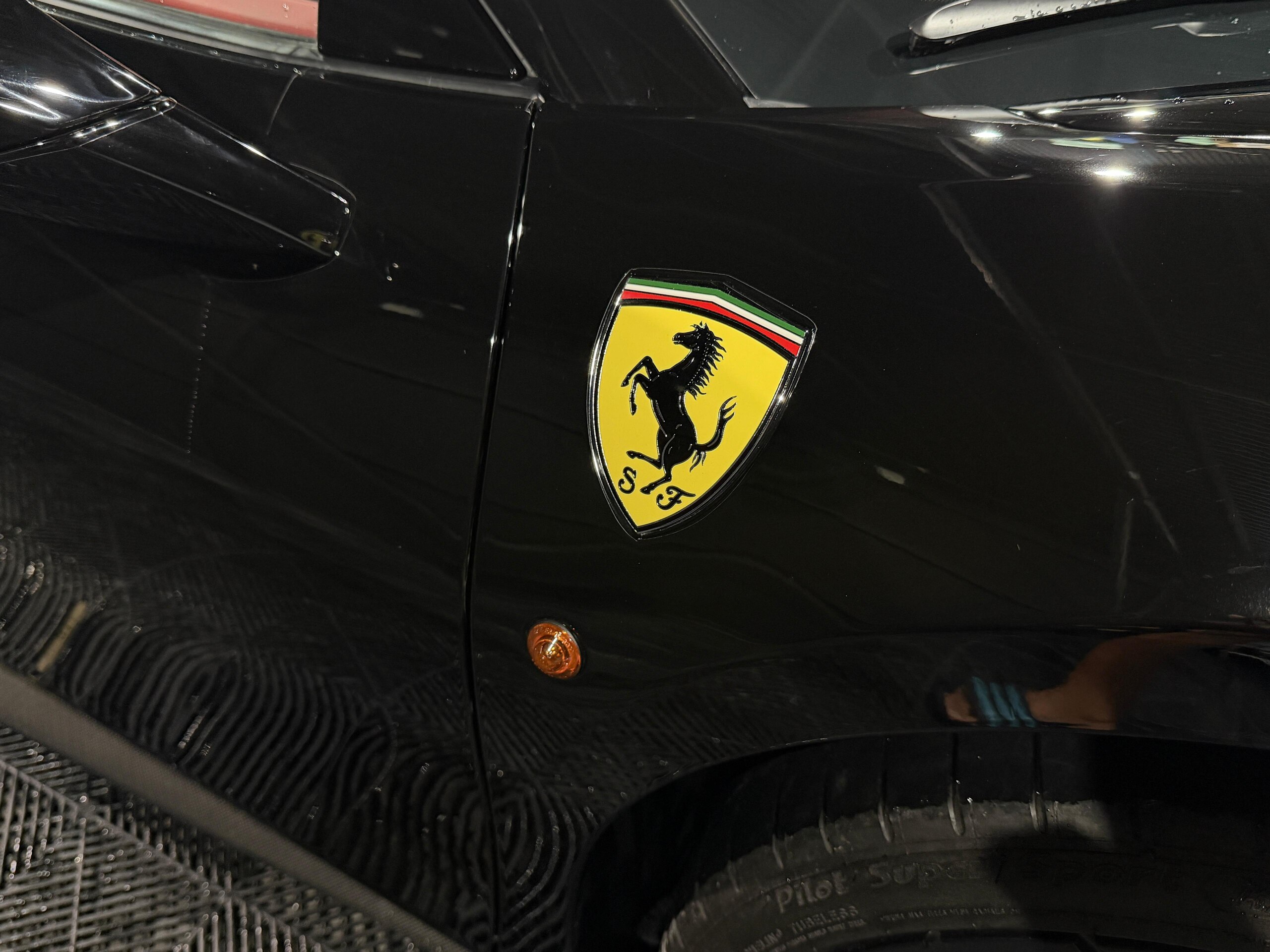 2017 Ferrari 488 Spider — Photo 18 / 53